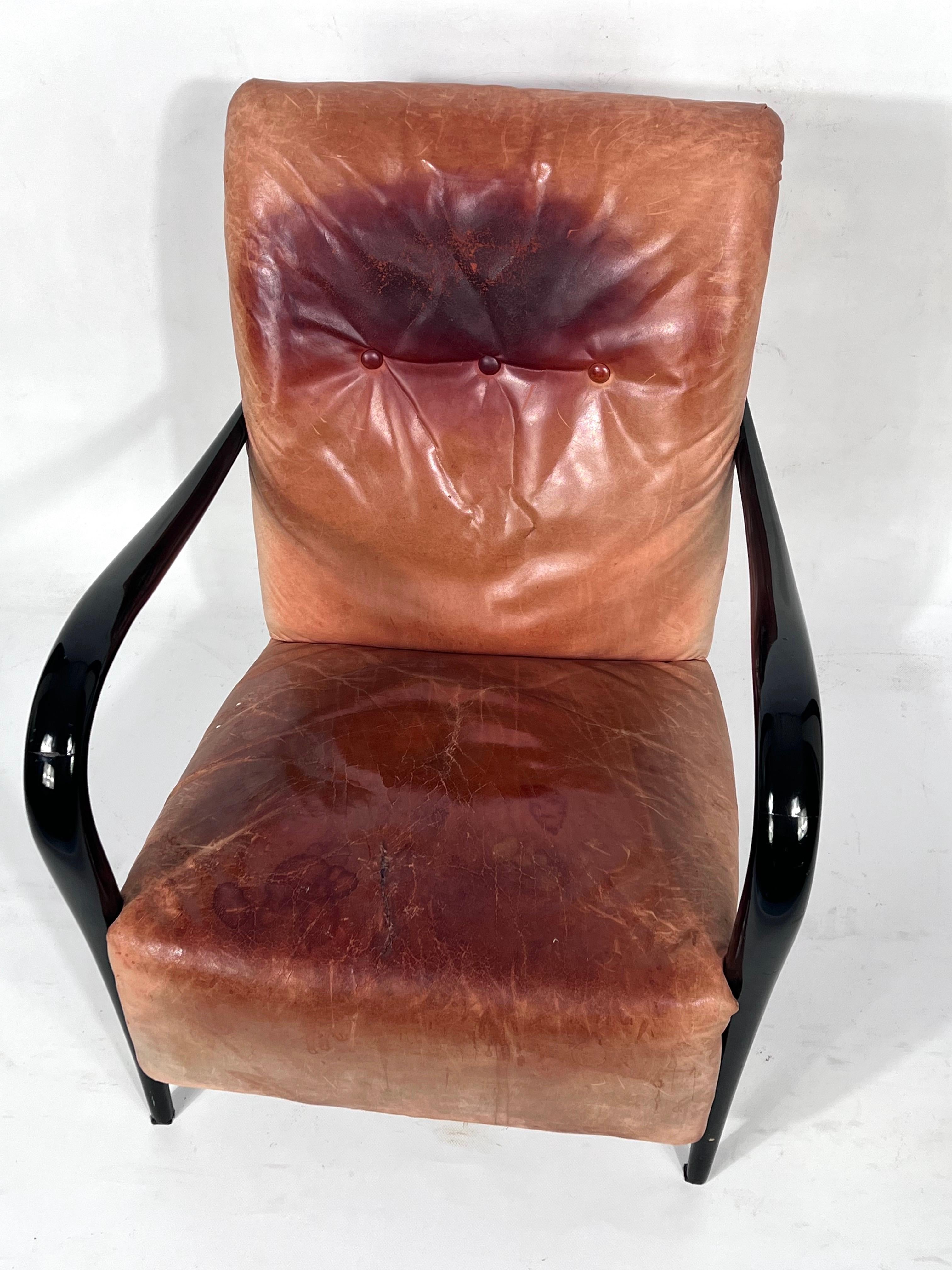 Sculptural Italian Mid-Century Leather and Curved Wood Armchair from 50s For Sale 1