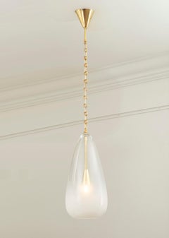 Lampada a sospensione scultorea in vetro di Murano, vetro soffiato a mano e ottone. Disponibile