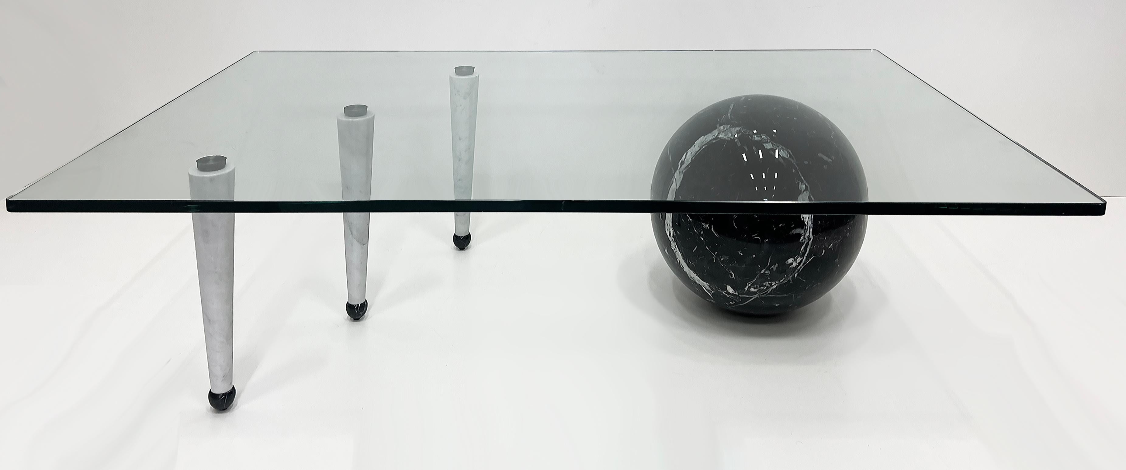 Sculptural  Italian Postmodern Marble, Glass Cocktail Table  In Good Condition For Sale In Miami, FL
