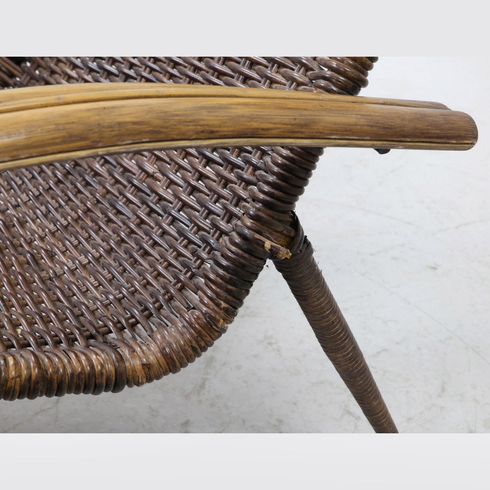 Sculptural Italian Rattan and Bamboo Chaise Longue in the Style of Franco Albini For Sale 5