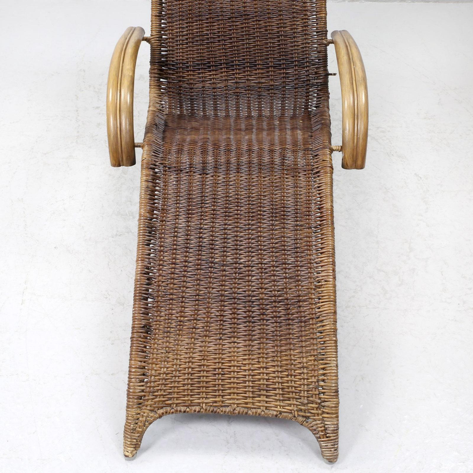 Sculptural Italian Rattan and Bamboo Chaise Longue in the Style of Franco Albini For Sale 2