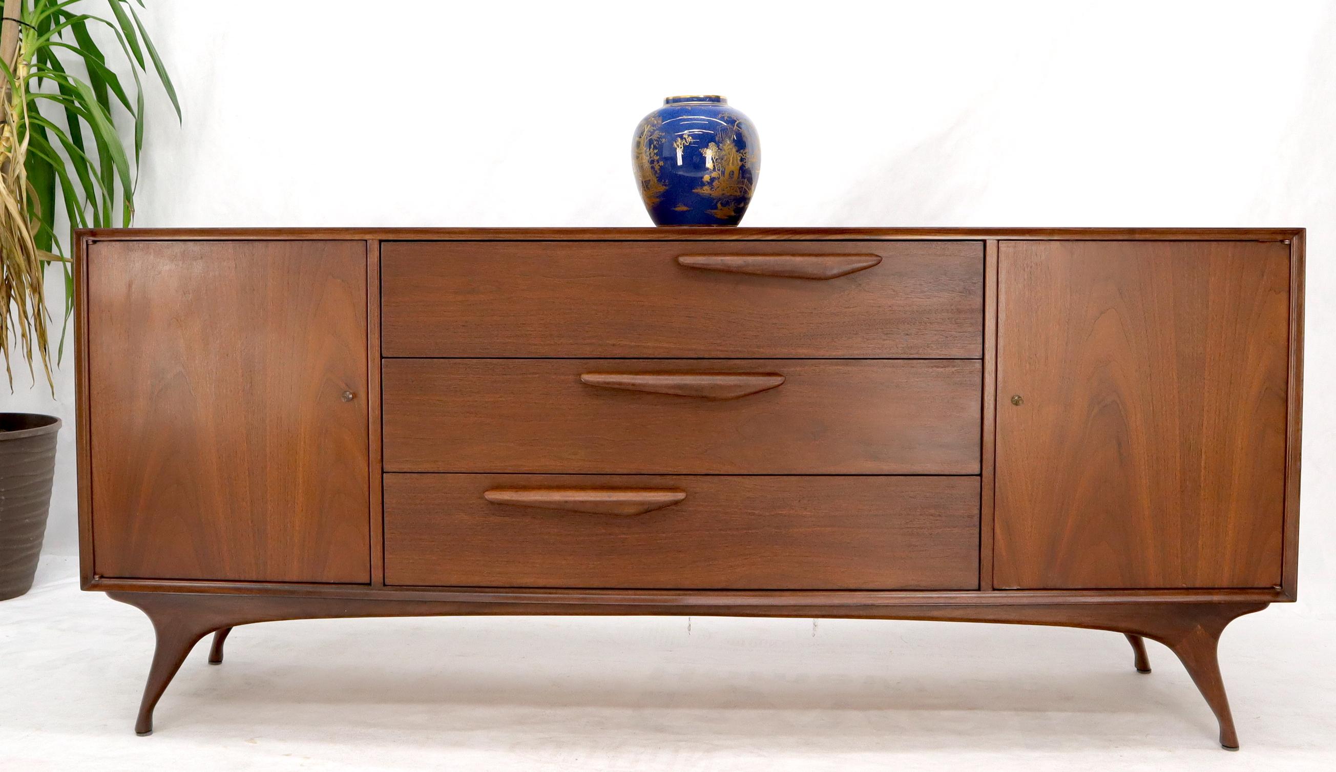 20th Century Sculptural Legs Long 9 Drawers Walnut Credenza Dresser with Doors For Sale