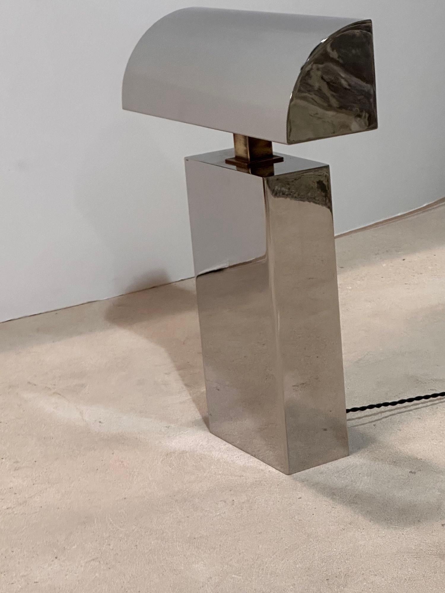 Fine XX secolo Lampada da tavolo scultorea in cromo lucido di Karl Springer, 1980 in vendita