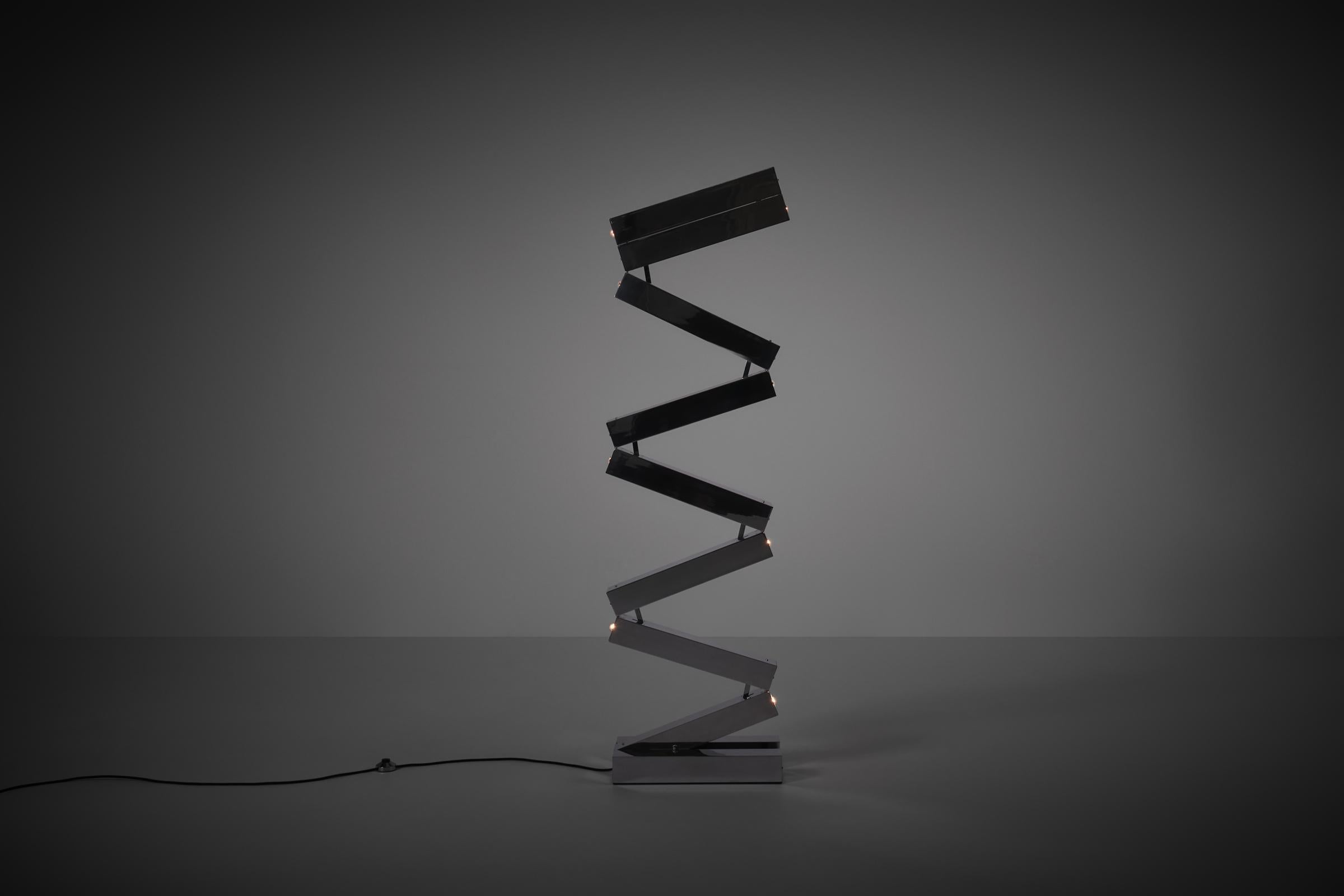 Italian Sculptural Kinetic Floor lamp in by Obor, Italy 1970 For Sale