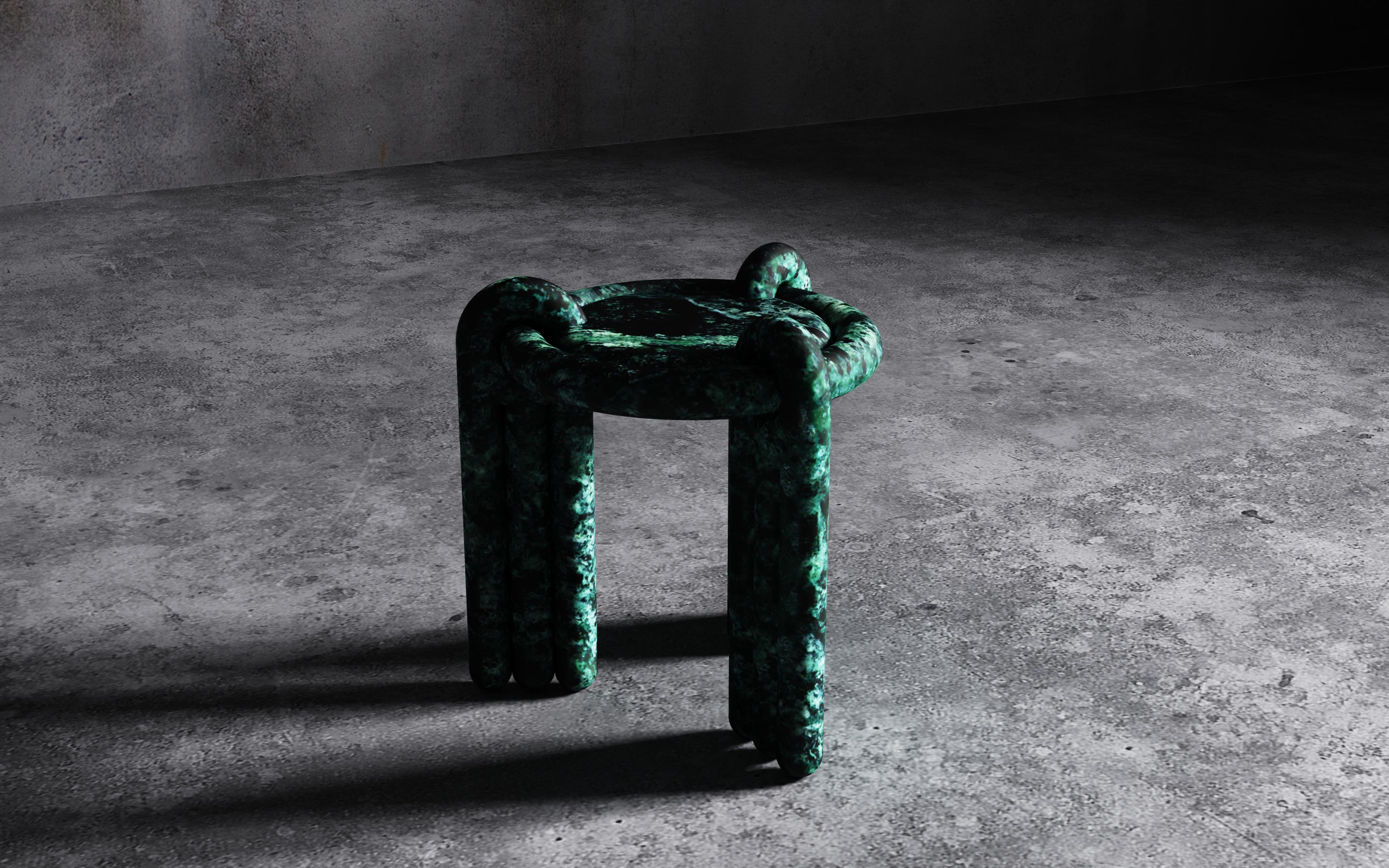 Table d'appoint Kipferl sculpturale de Lara Bohinc en marbre Verde Alpi Neuf - En vente à Holland, AMSTERDAM