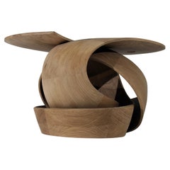 Table d'appoint et/ou table basse sculpturale "nouée" en chêne fumés par un maître artisan.