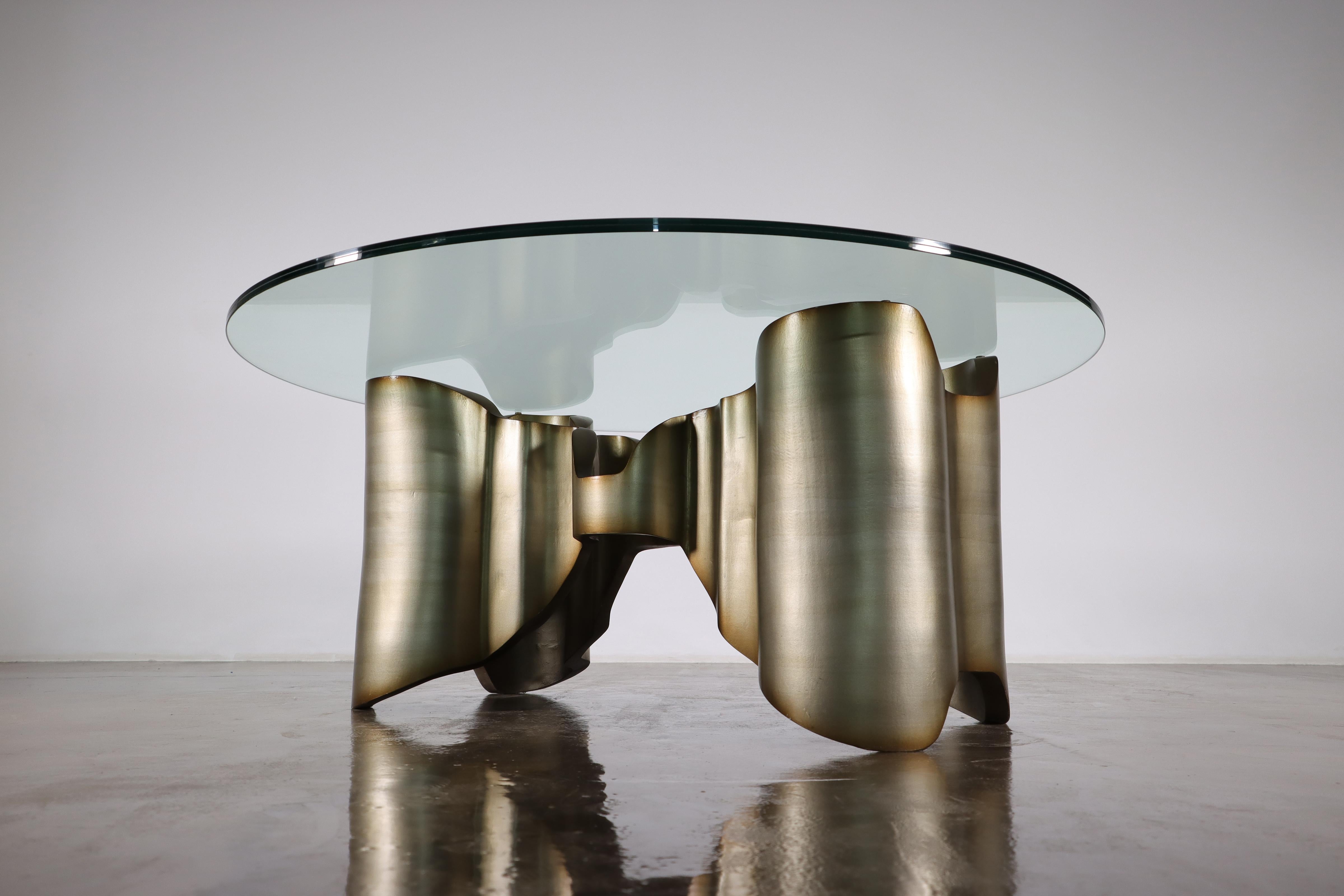 Table basse sculpturale en bois laqu et verre de Costantini, Mariposa, en stock en vente 4