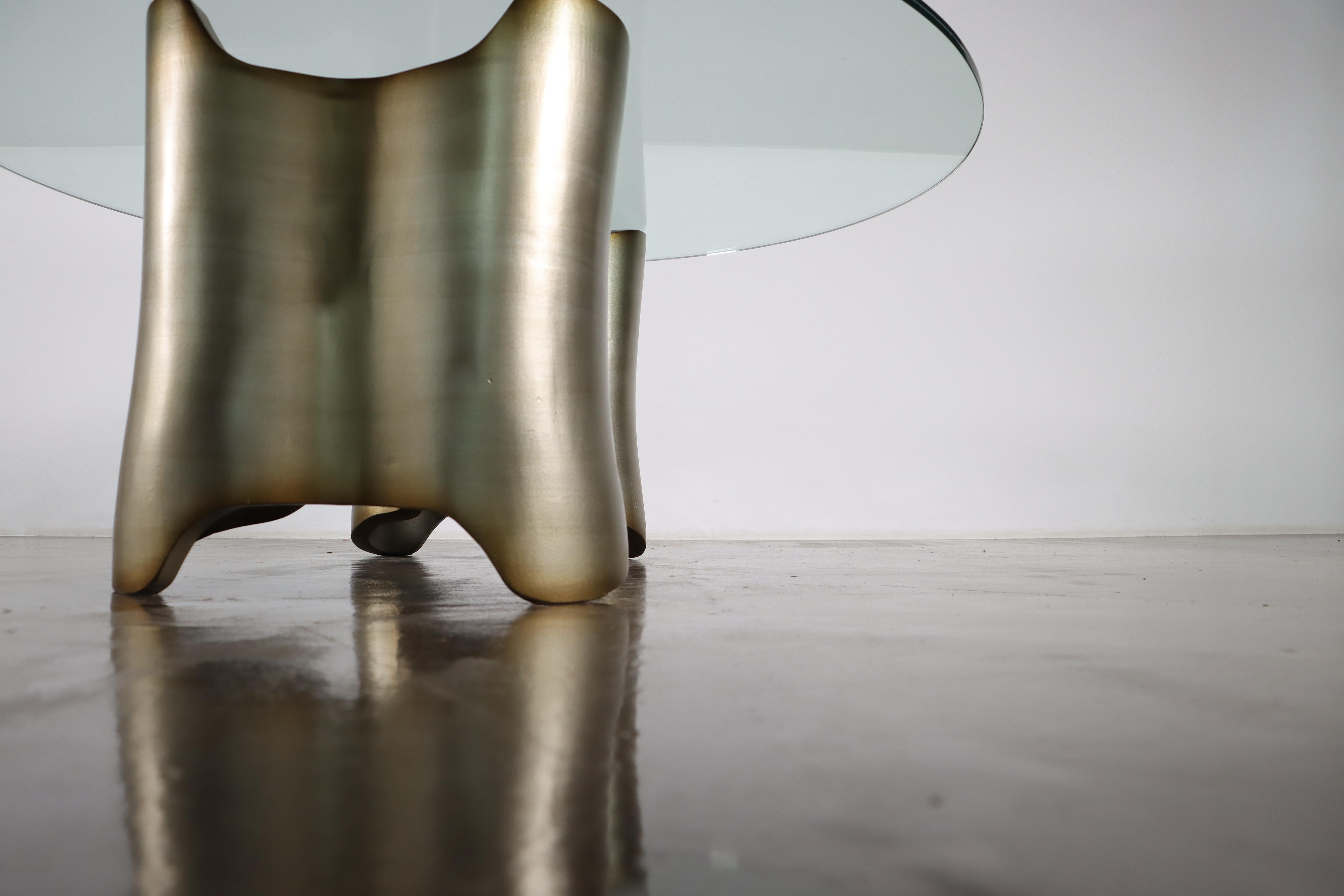 Table basse sculpturale en bois laqu et verre de Costantini, Mariposa, en stock en vente 1