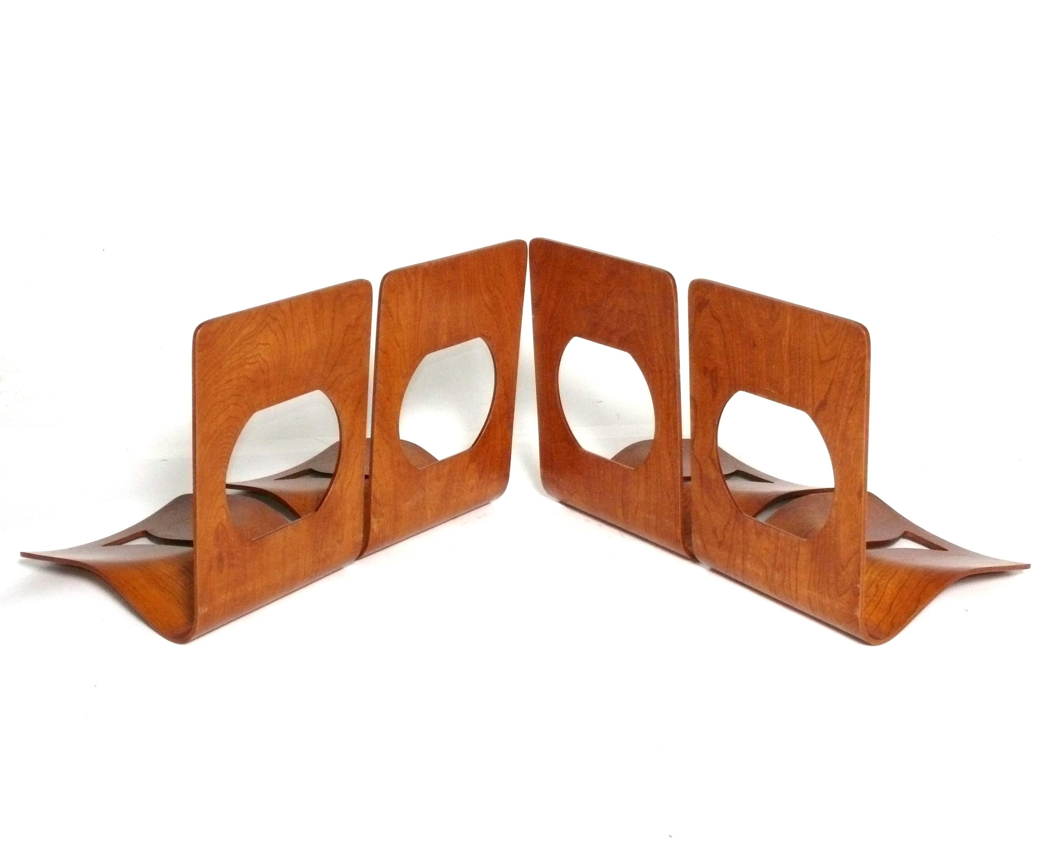 Giapponese Sedie da tè o da pranzo scultoree in compensato laminato giapponese di Toyo Set 4 in vendita