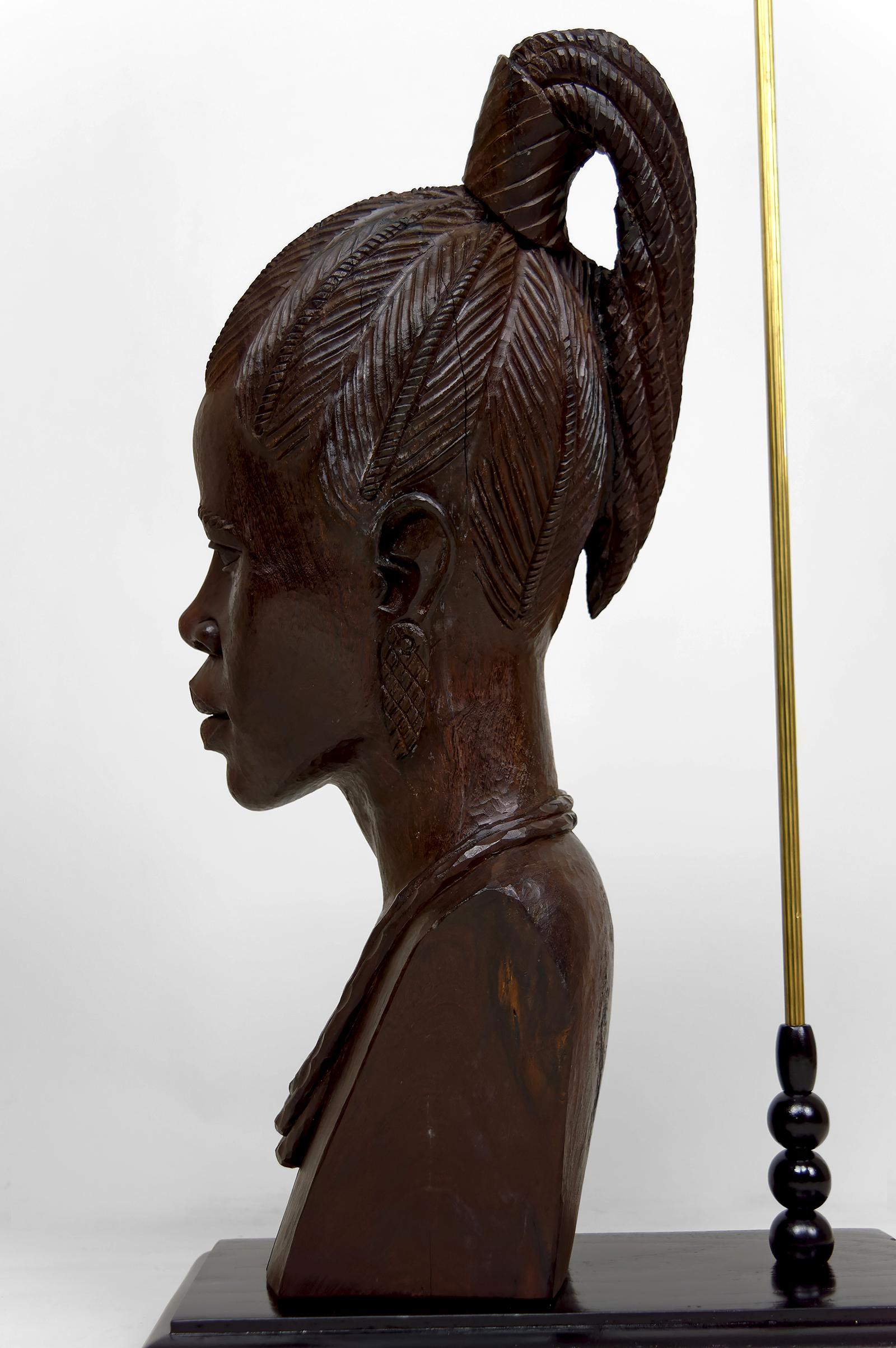 Lampe sculpturale, buste en ébène d'une femme africaine par AleXS, CIRCA 1970 en vente 8