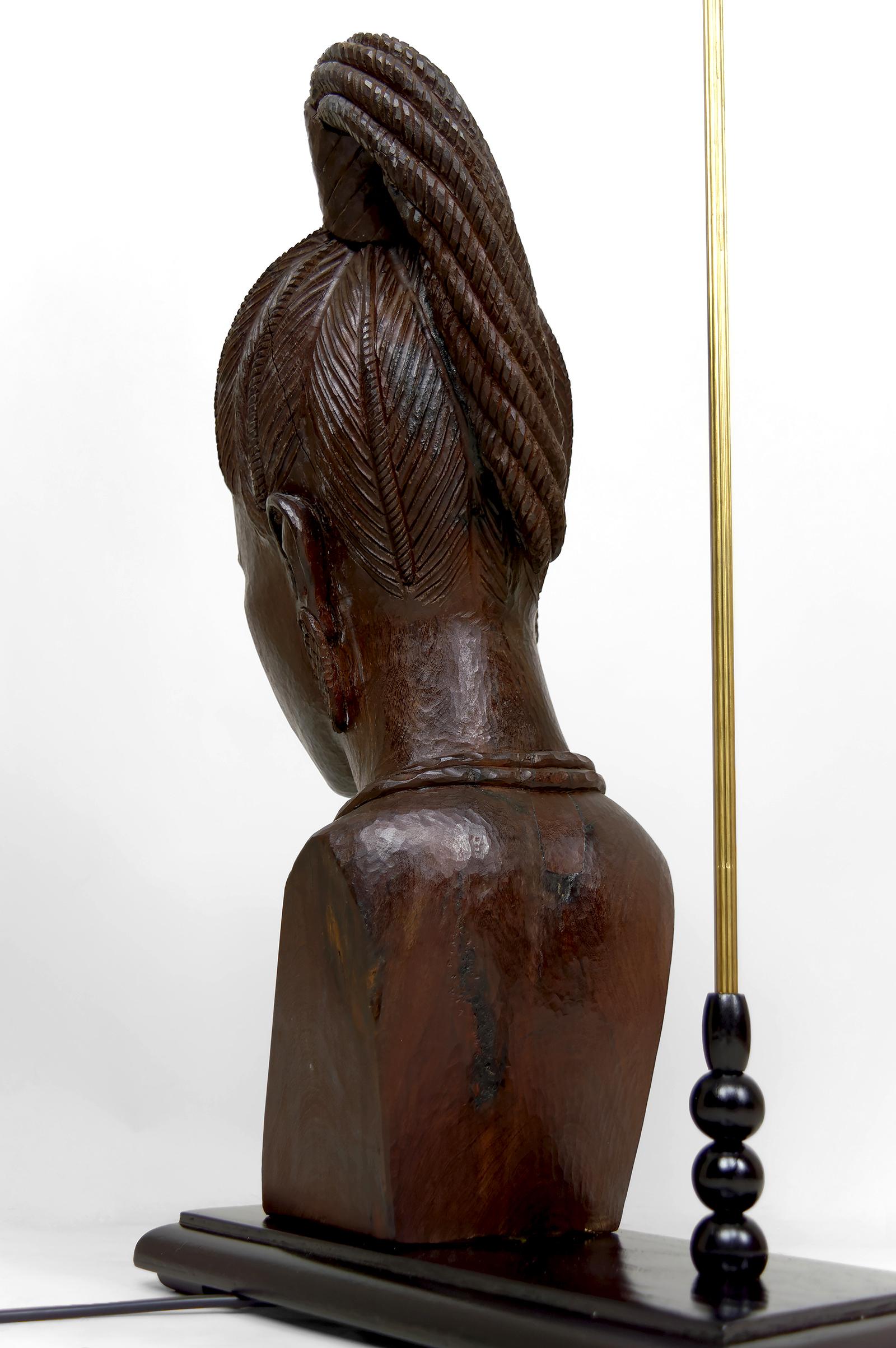 Lampe sculpturale, buste en ébène d'une femme africaine par AleXS, CIRCA 1970 en vente 11