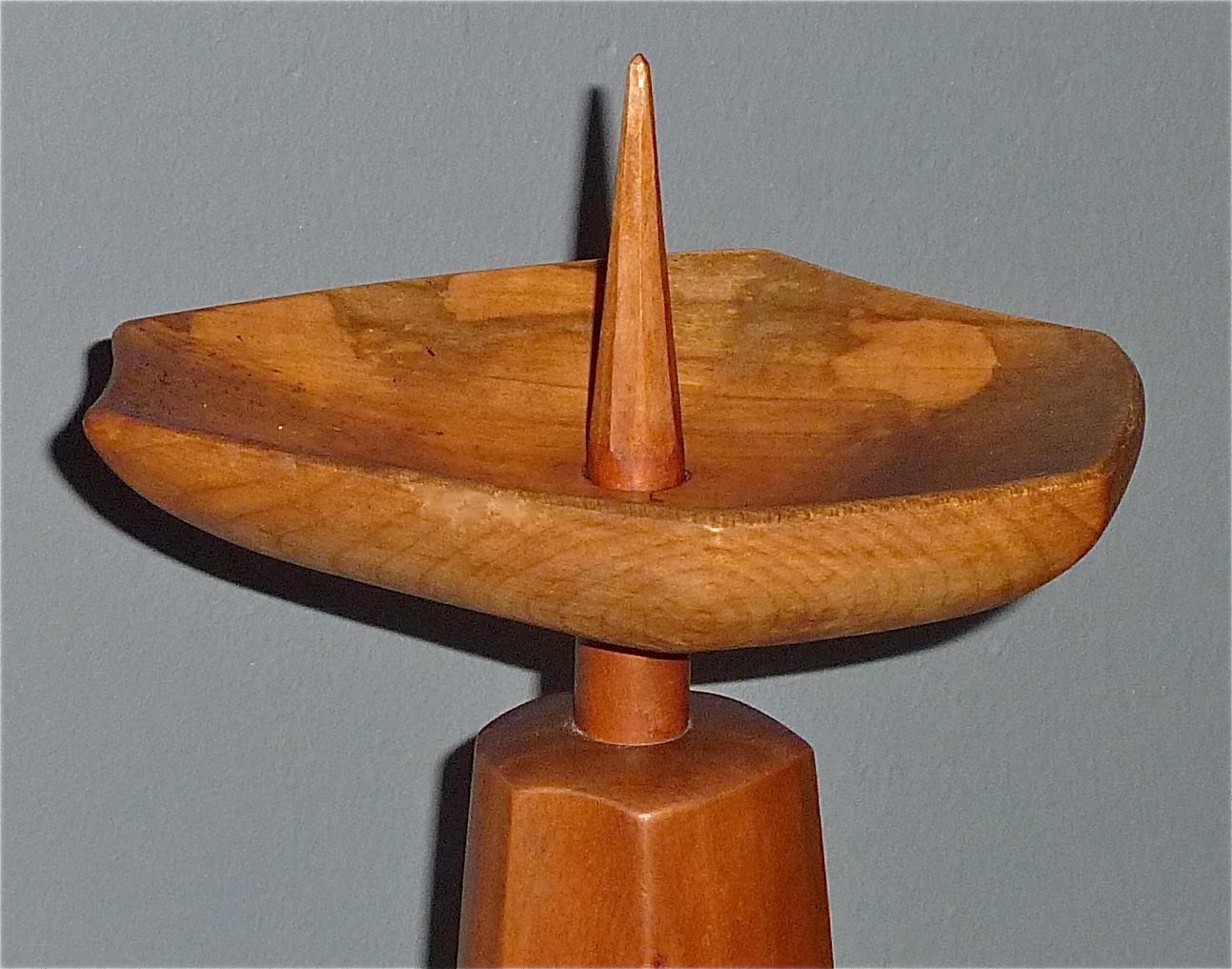 Sculptural Large Carved Wood Candleholder Rudolf Steiner School 1930-1950 Signed In Good Condition For Sale In Nierstein am Rhein, DE