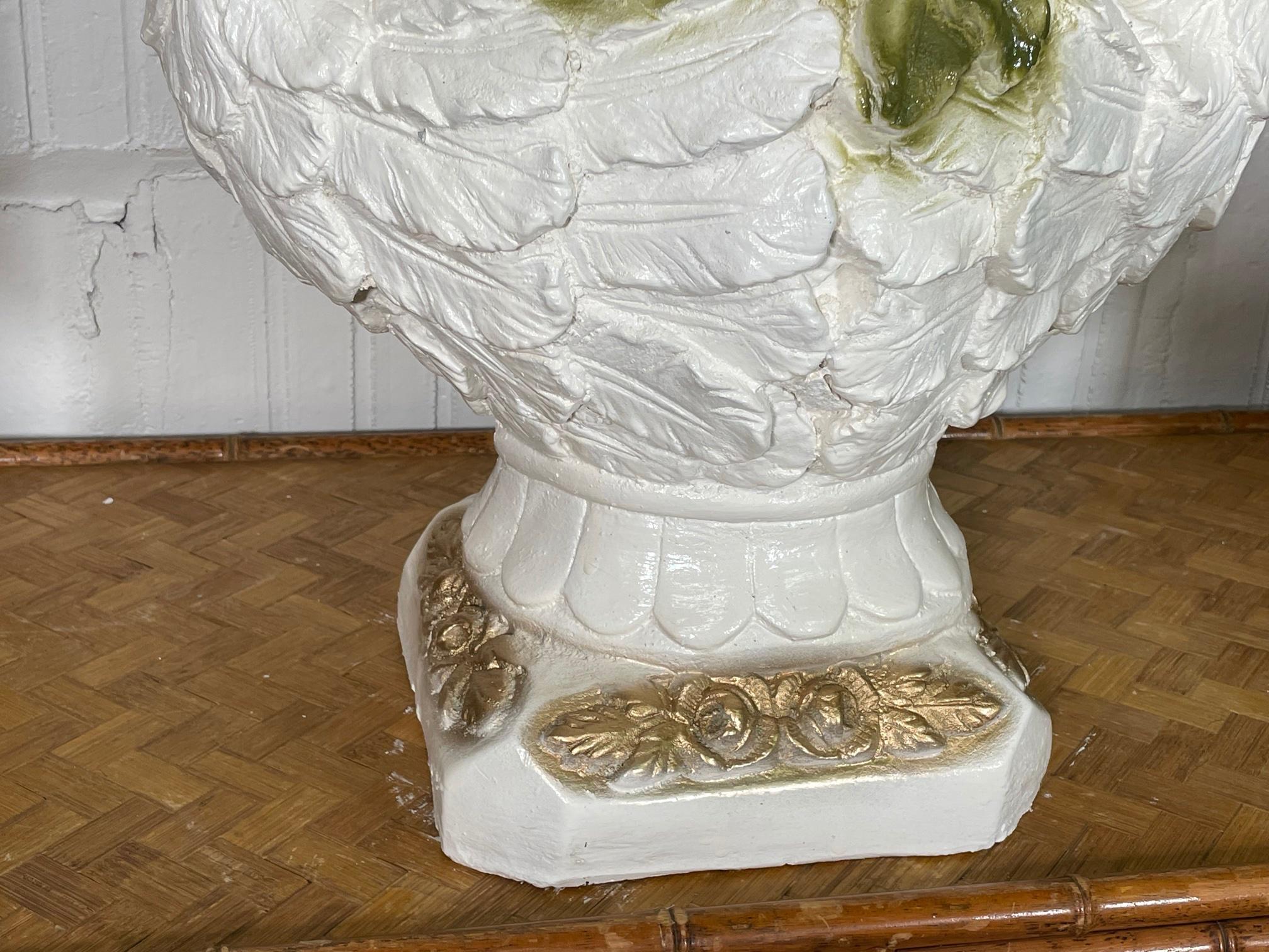 Jarrón o jardinera escultural doble con forma de cisne Yeso en venta