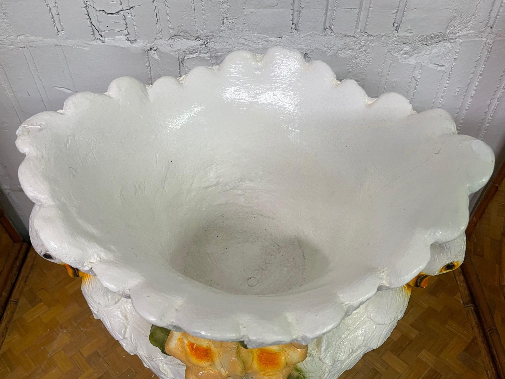 Grand vase ou jardinière sculptural en forme de double cygne en vente 1