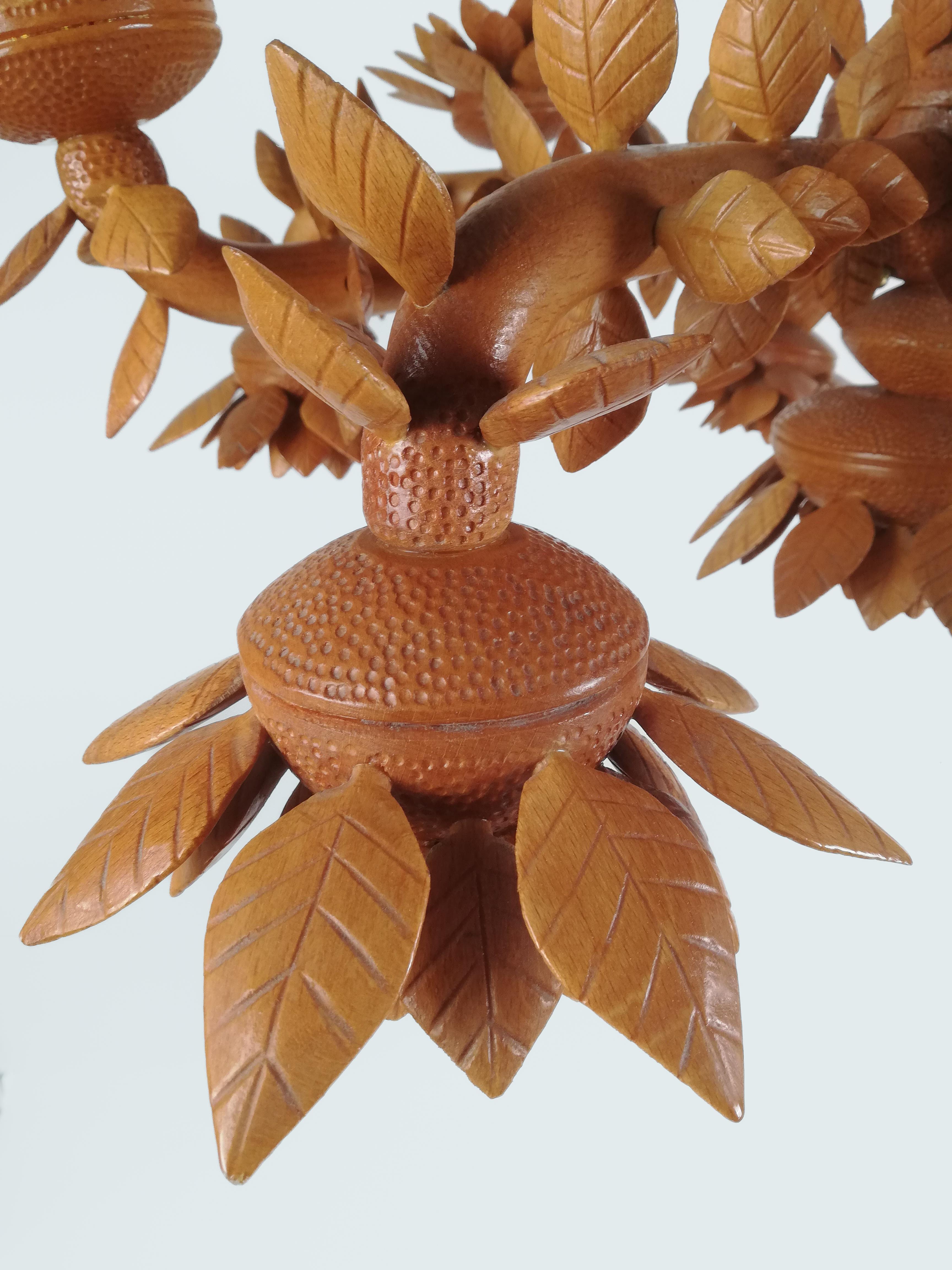 Sculptural Large Floral Chandelier in Hand Carved Solid Wood, Italy, 1970s For Sale 3