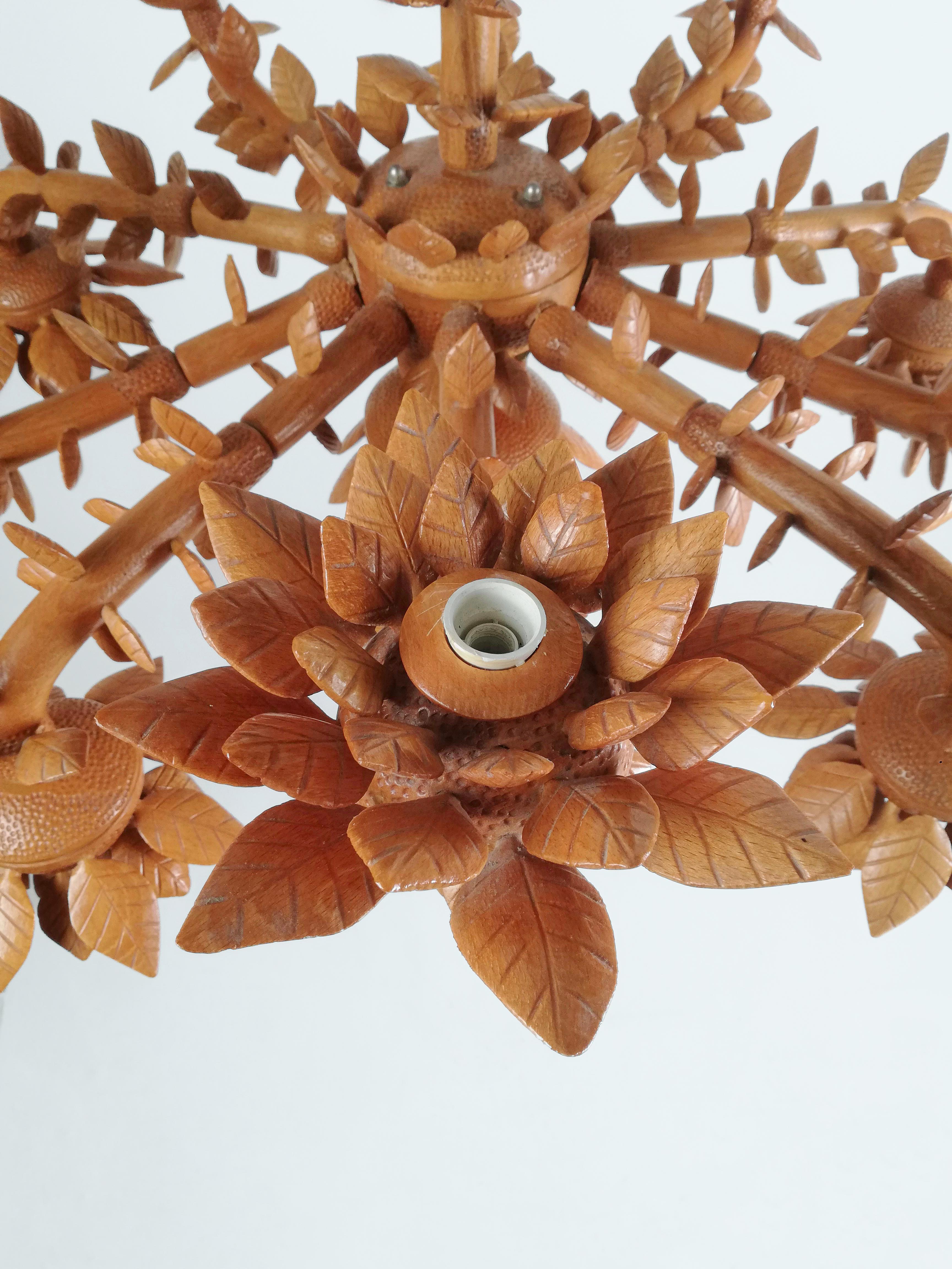 Sculptural Large Floral Chandelier in Hand Carved Solid Wood, Italy, 1970s For Sale 7