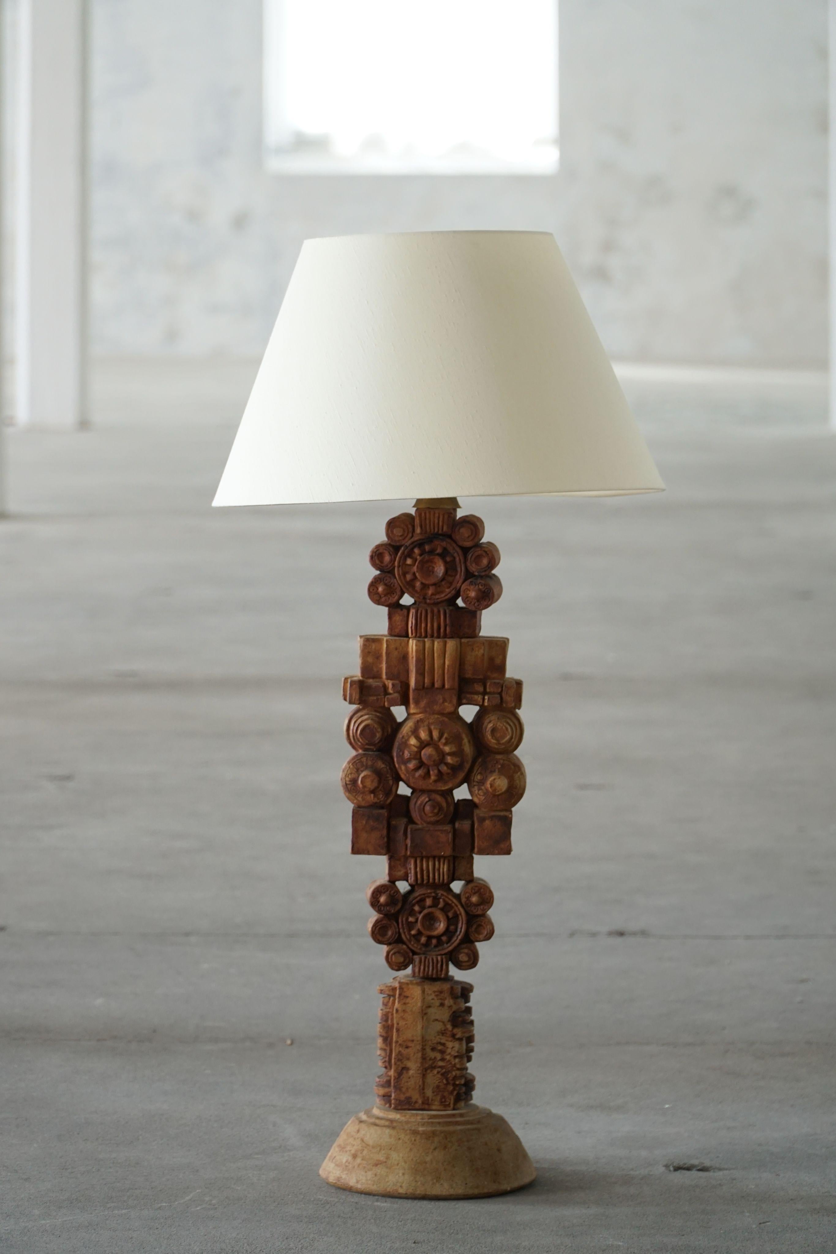 Anglais Grande lampe de table sculpturale en grès de Bernard Rooke, Angleterre, années 1960 en vente