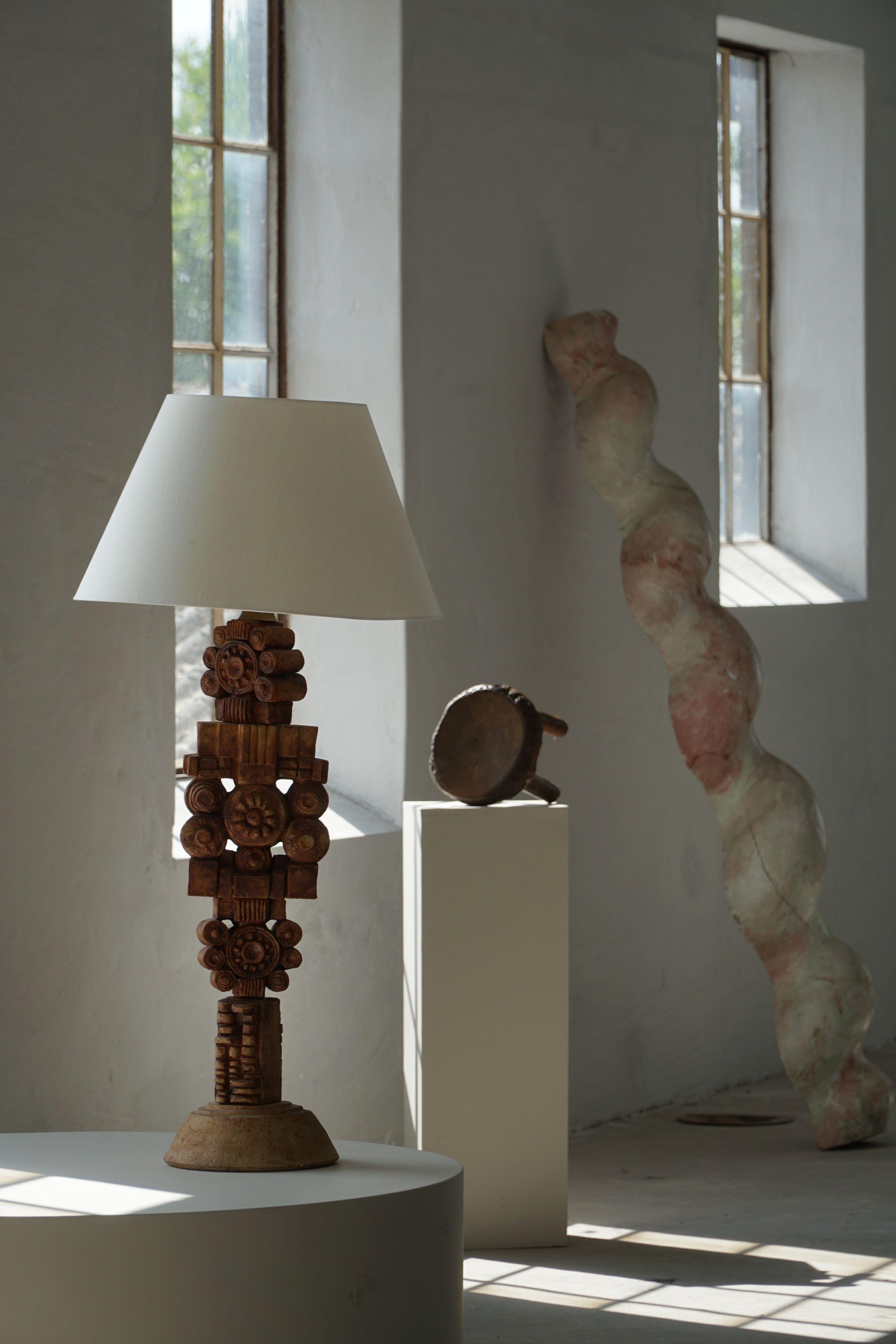 20ième siècle Grande lampe de table sculpturale en grès de Bernard Rooke, Angleterre, années 1960 en vente