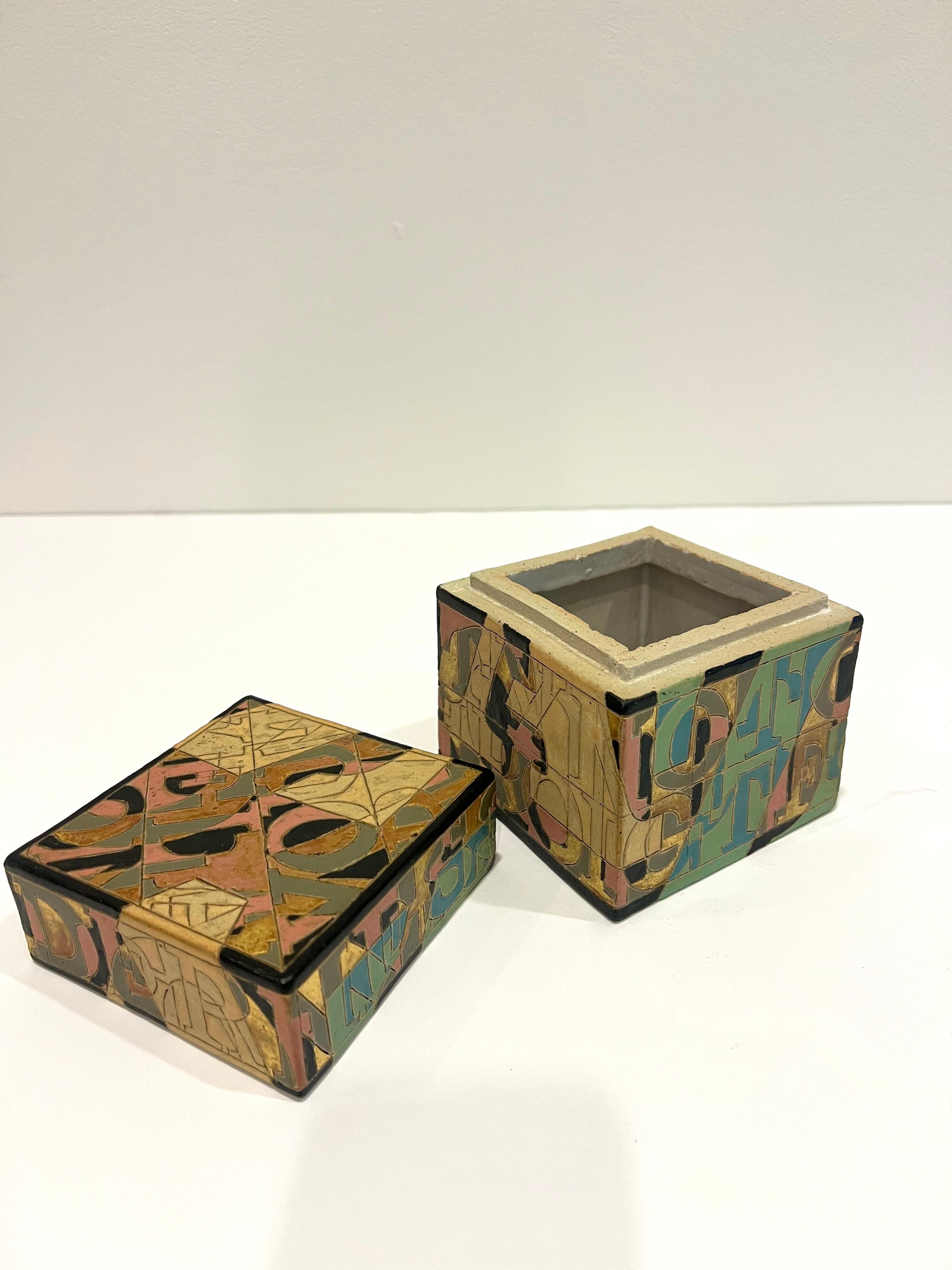 Vaso scultoreo in gres con coperchio e lettere incise di Bo Kristiansen, Danimarca in vendita 8