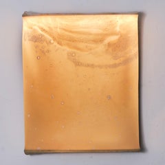 Objeto escultórico luminoso de roble y lienzo biotéxtil de Natural Material Studio