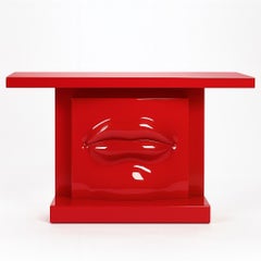 Tavolo consolle scultoreo Lips in lacca lucida rosso brillante di JLC