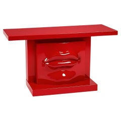 Tavolo consolle scultoreo Lips in lacca lucida rosso brillante di JLC