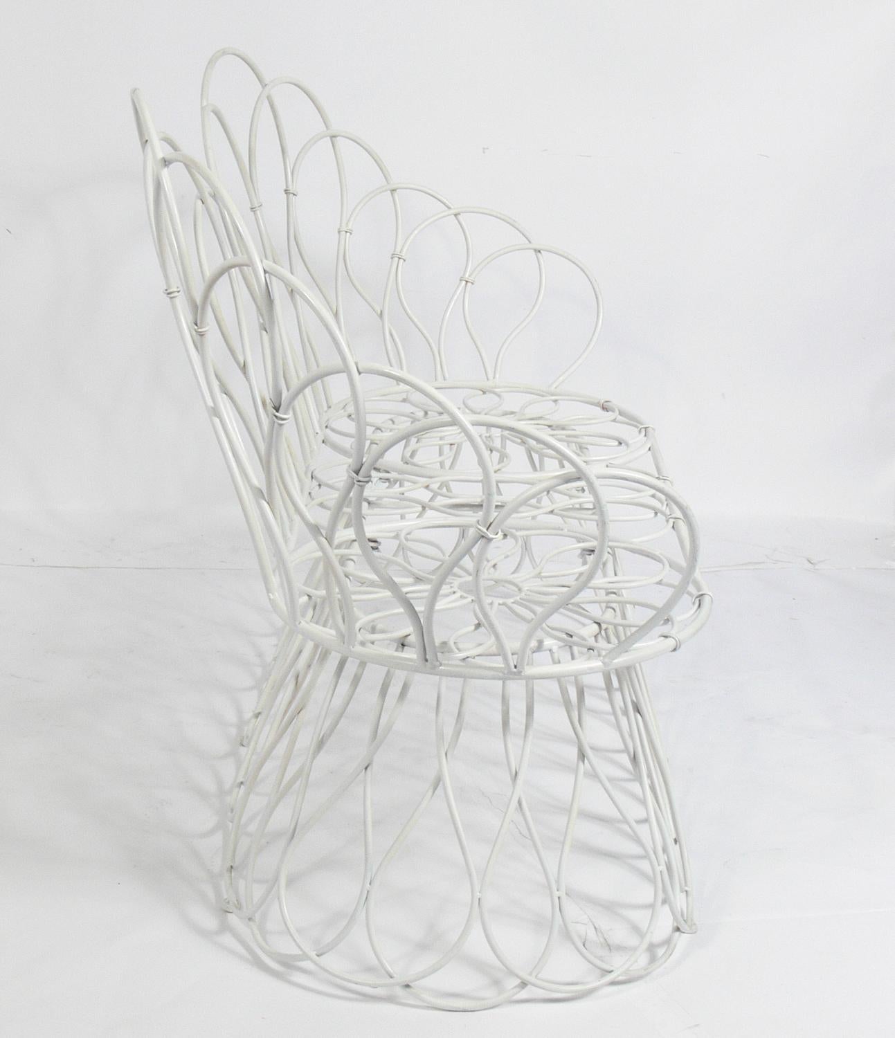 Skulpturale Schlaufe und Stuhl in der Art von Frances Elkins  (Moderne der Mitte des Jahrhunderts) im Angebot