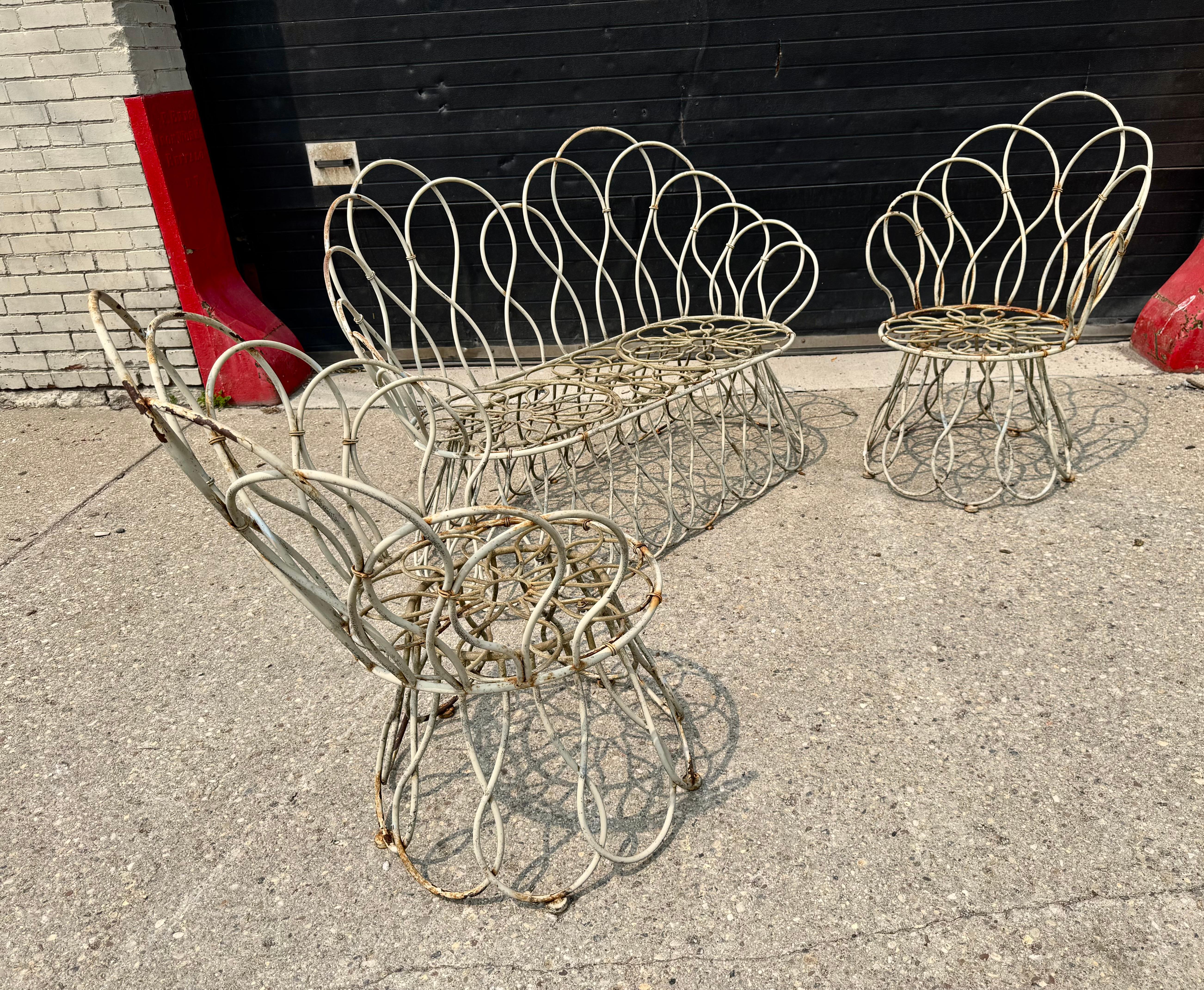 Sculptural Loop settee and chairs in the Manner of Frances Elkins/Classic Modern in vendita 3