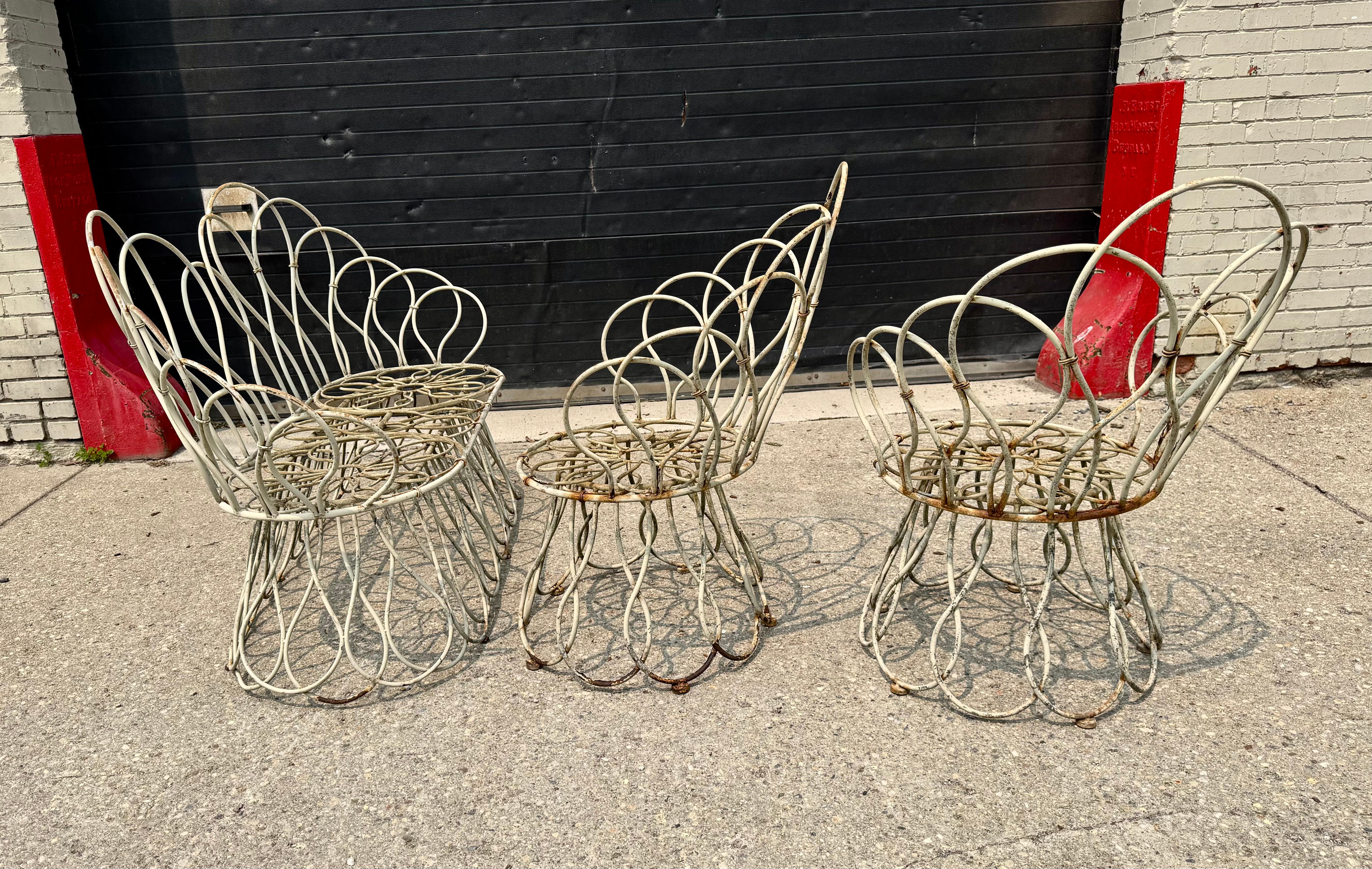 Metà XX secolo Sculptural Loop settee and chairs in the Manner of Frances Elkins/Classic Modern in vendita