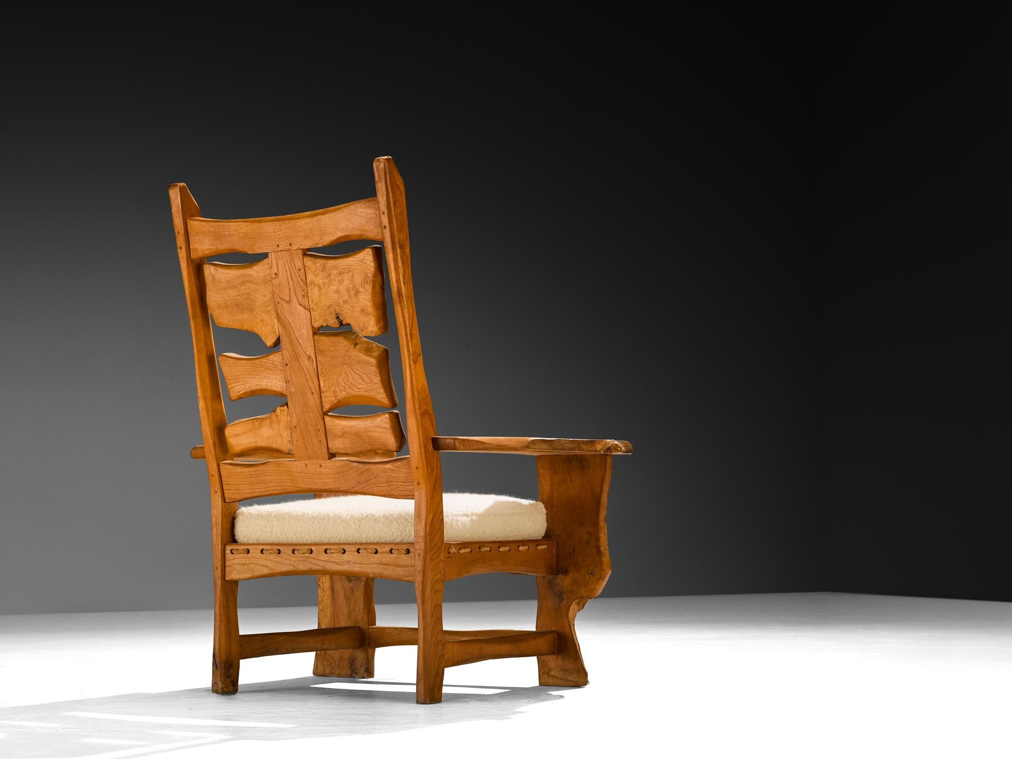 Silla de salón escultural de olmo con forma orgánica en Bueno estado para la venta en Waalwijk, NL