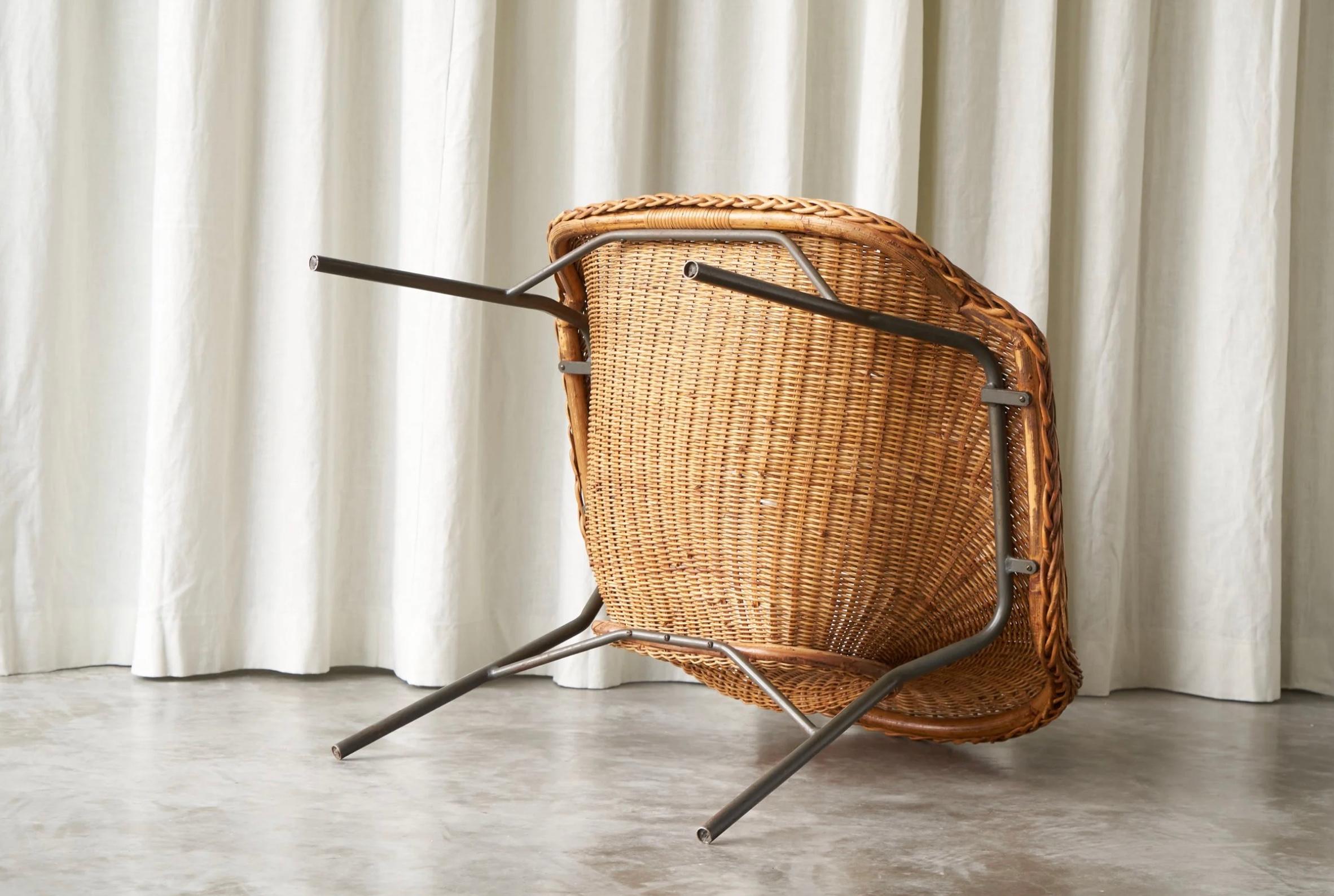 Sculptural Lounge Chair in Rattan and Metal The Netherlands 1960s im Angebot 5