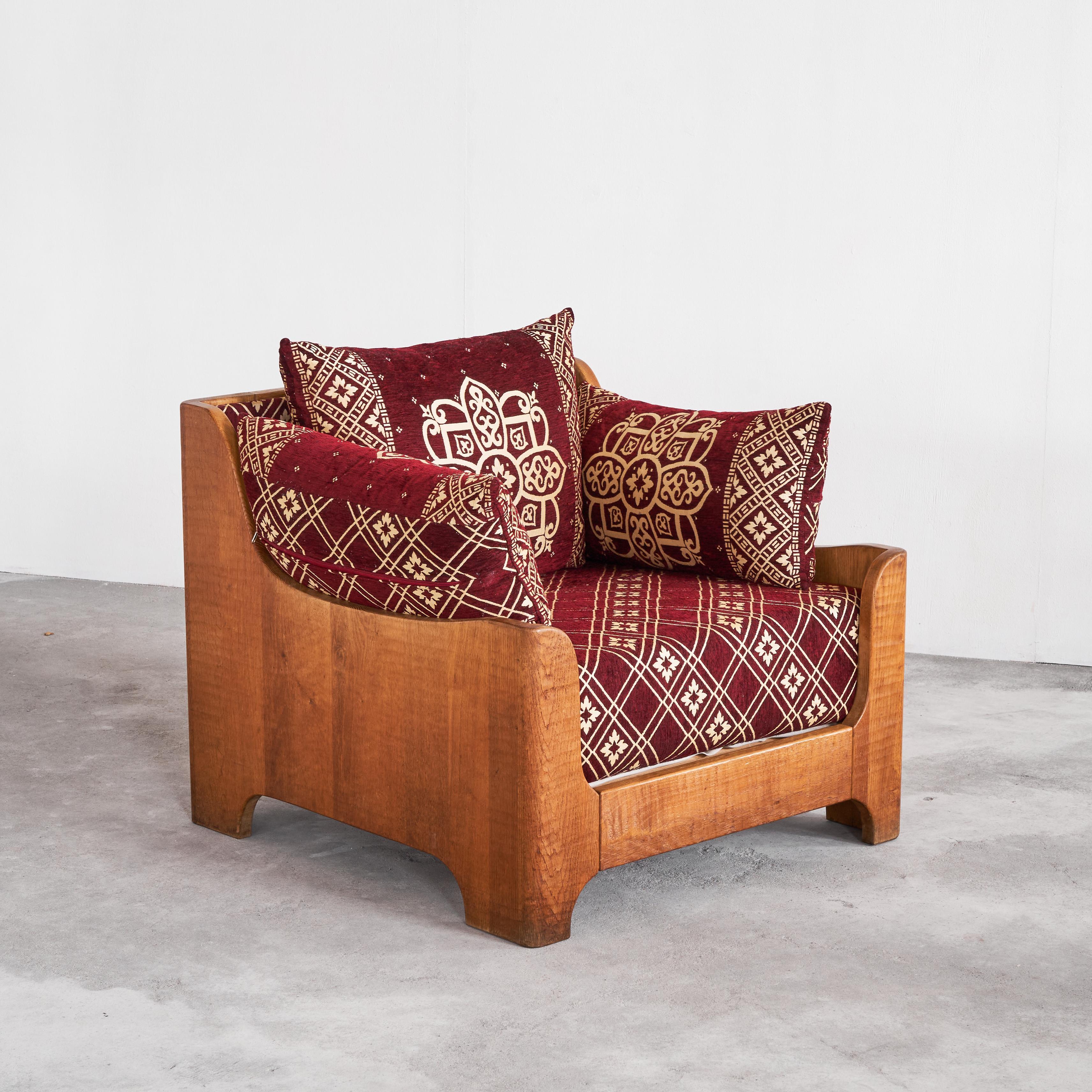 20ième siècle Chaise longue sculpturale en chêne massif des années 1940 en vente