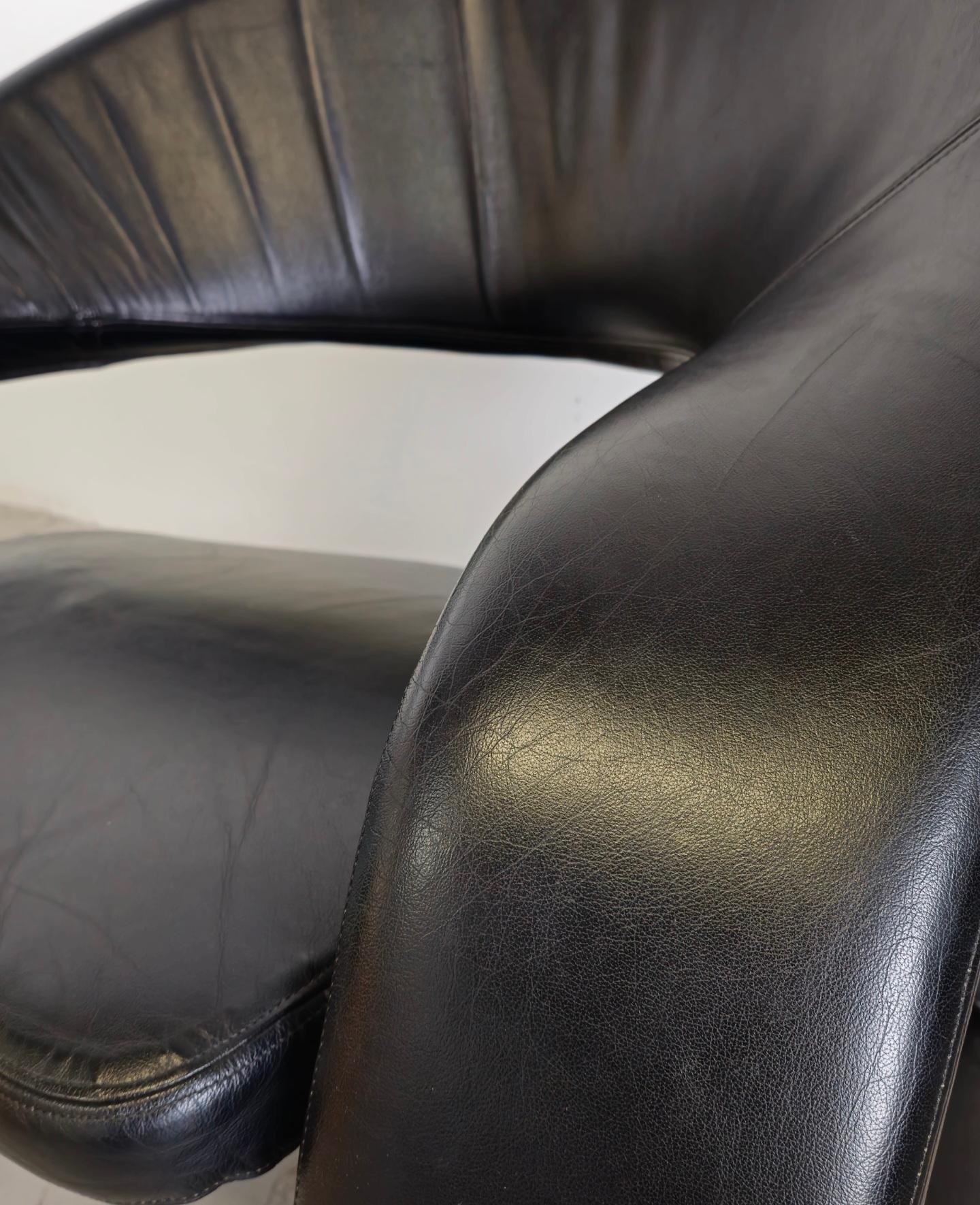 Sculptural Lounge Chair Jaymar 1980s In Fair Condition For Sale In Toronto, ON