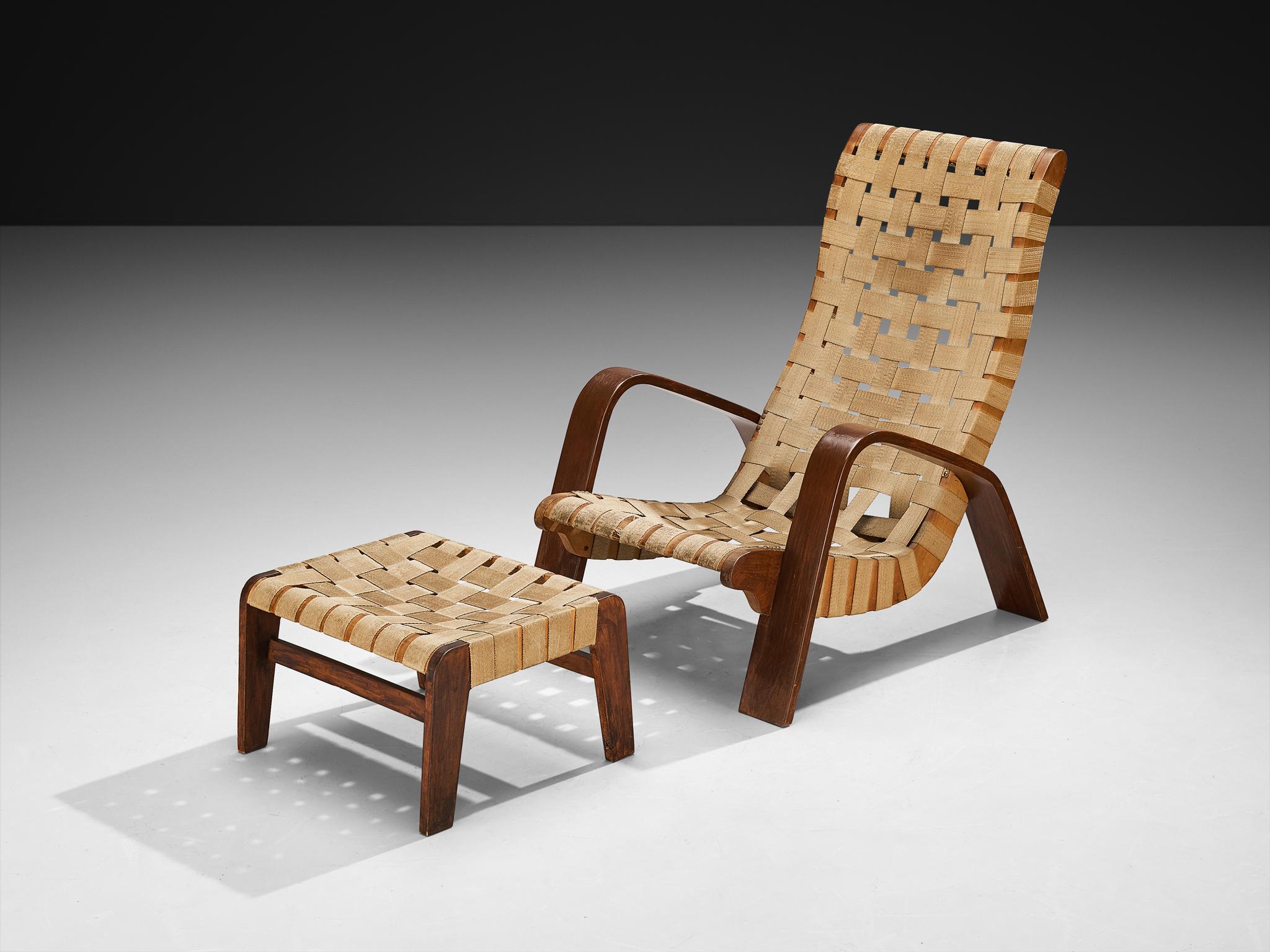 Sedia da salotto con pouf, Beeche, tela, Repubblica Ceca, anni '50.

Un set da salotto moderno di metà secolo, risalente agli anni '50. La struttura in legno di betulla si estende in archi continui da terra fino ai braccioli. Lo schienale alto e