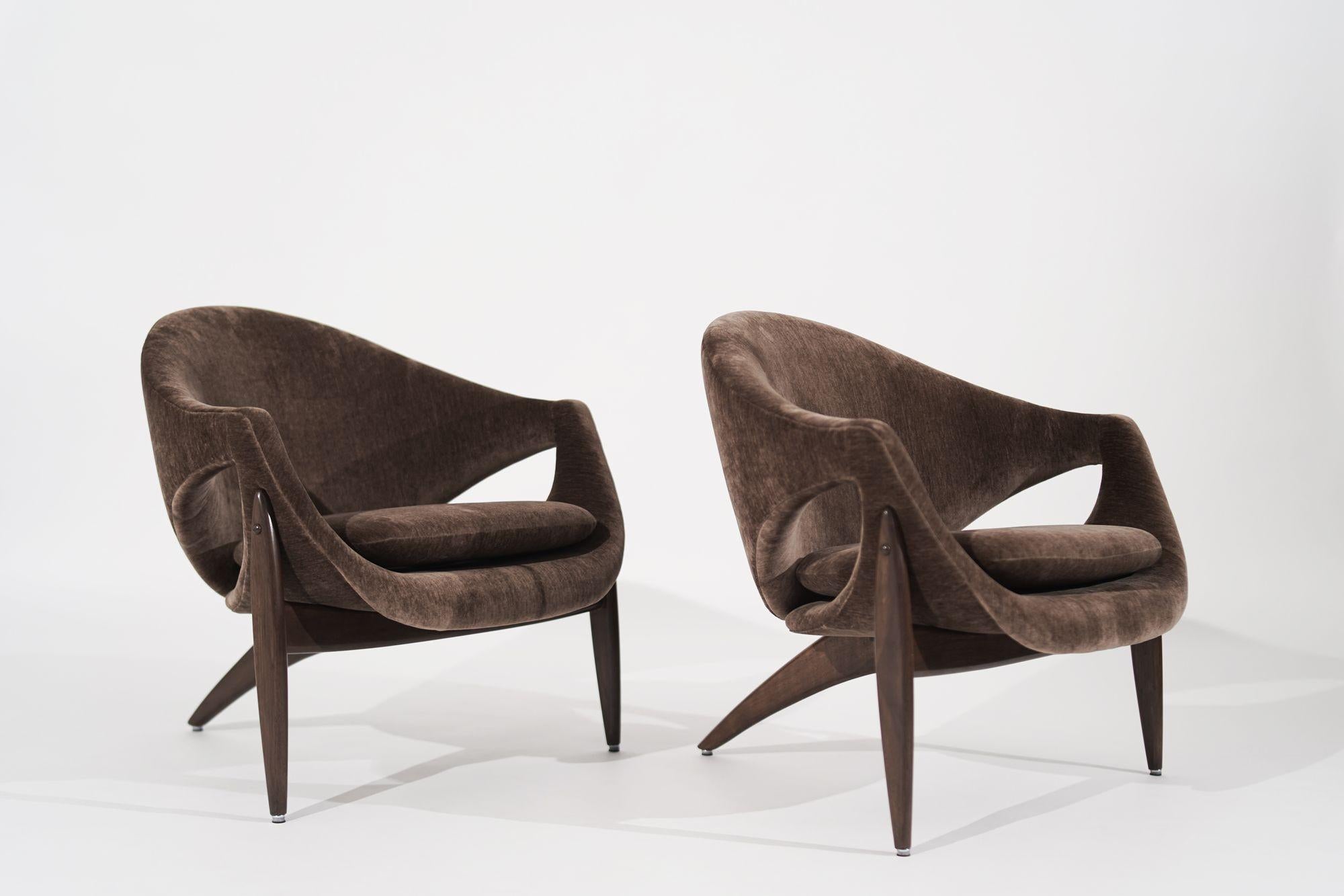 Mid-Century Modern Sculptural Lounge Chairs by Luigi Tiengo for Cimon, Canada, C. 1960s