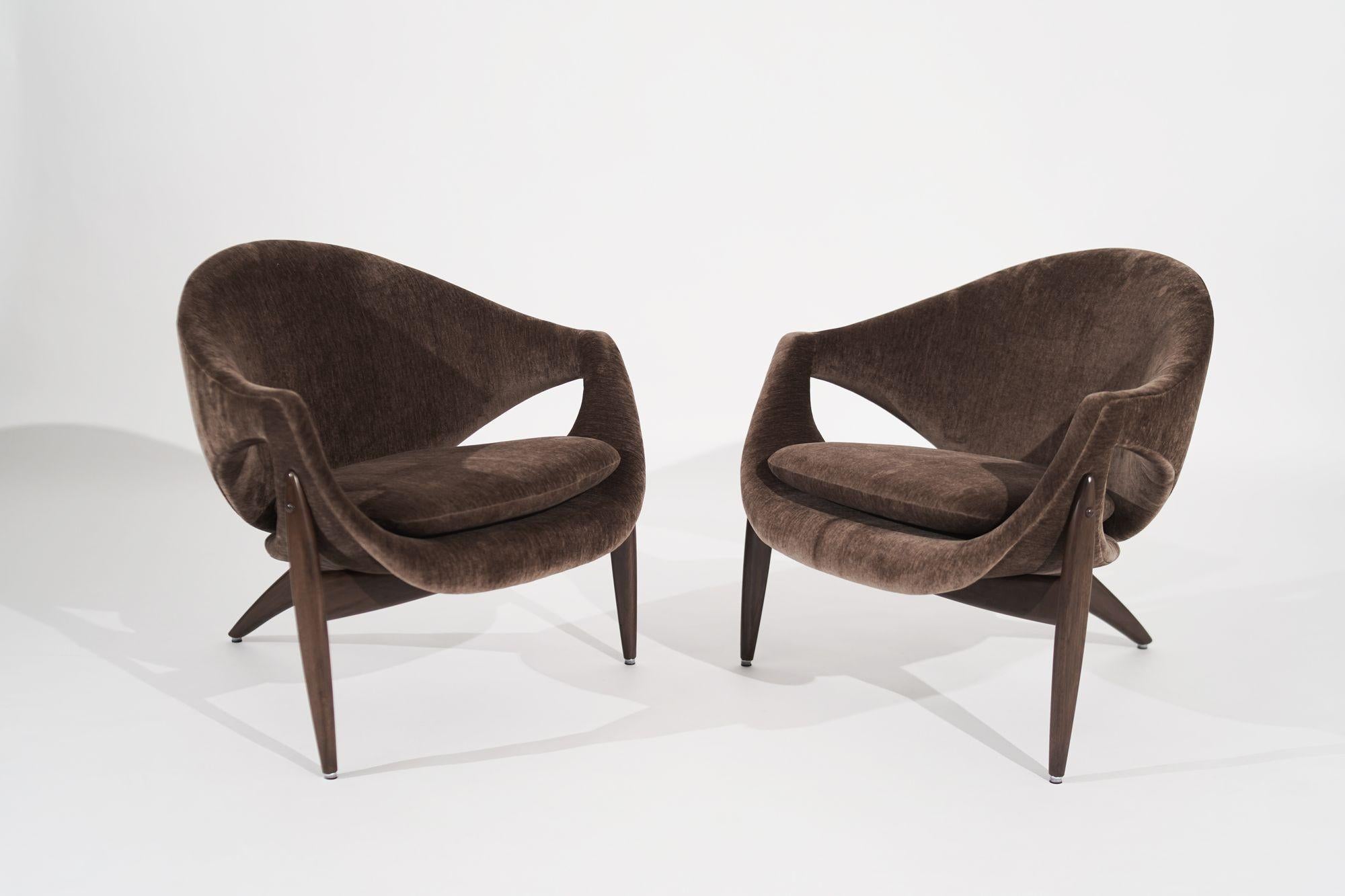 Canadian Sculptural Lounge Chairs by Luigi Tiengo for Cimon, Canada, C. 1960s