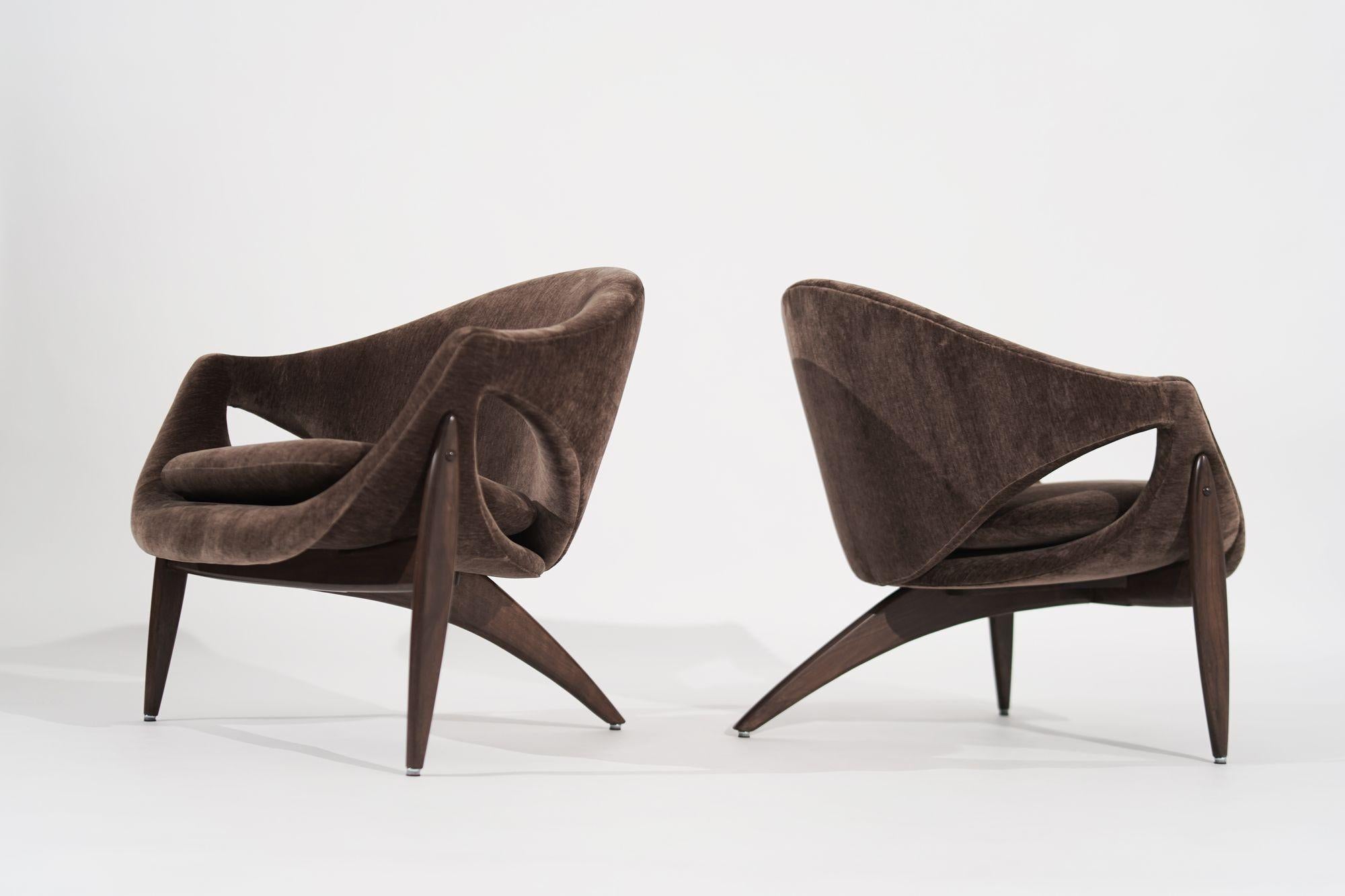 Sculptural Lounge Chairs by Luigi Tiengo for Cimon, Canada, C. 1960s In Excellent Condition In Westport, CT
