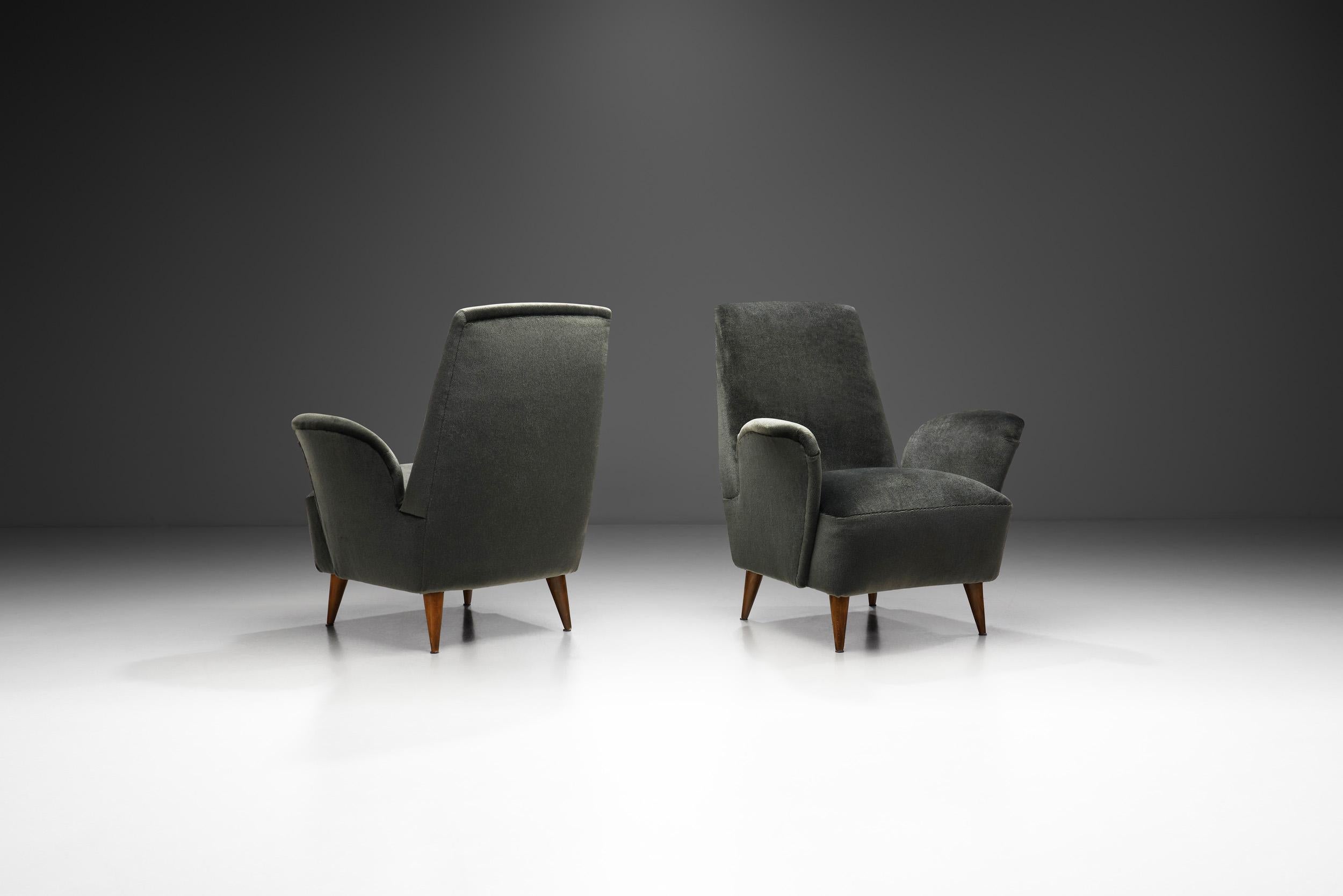 Sculptural Lounge Chairs by Nino Zoncada for Frimar, Italy 1950s In Good Condition For Sale In Utrecht, NL