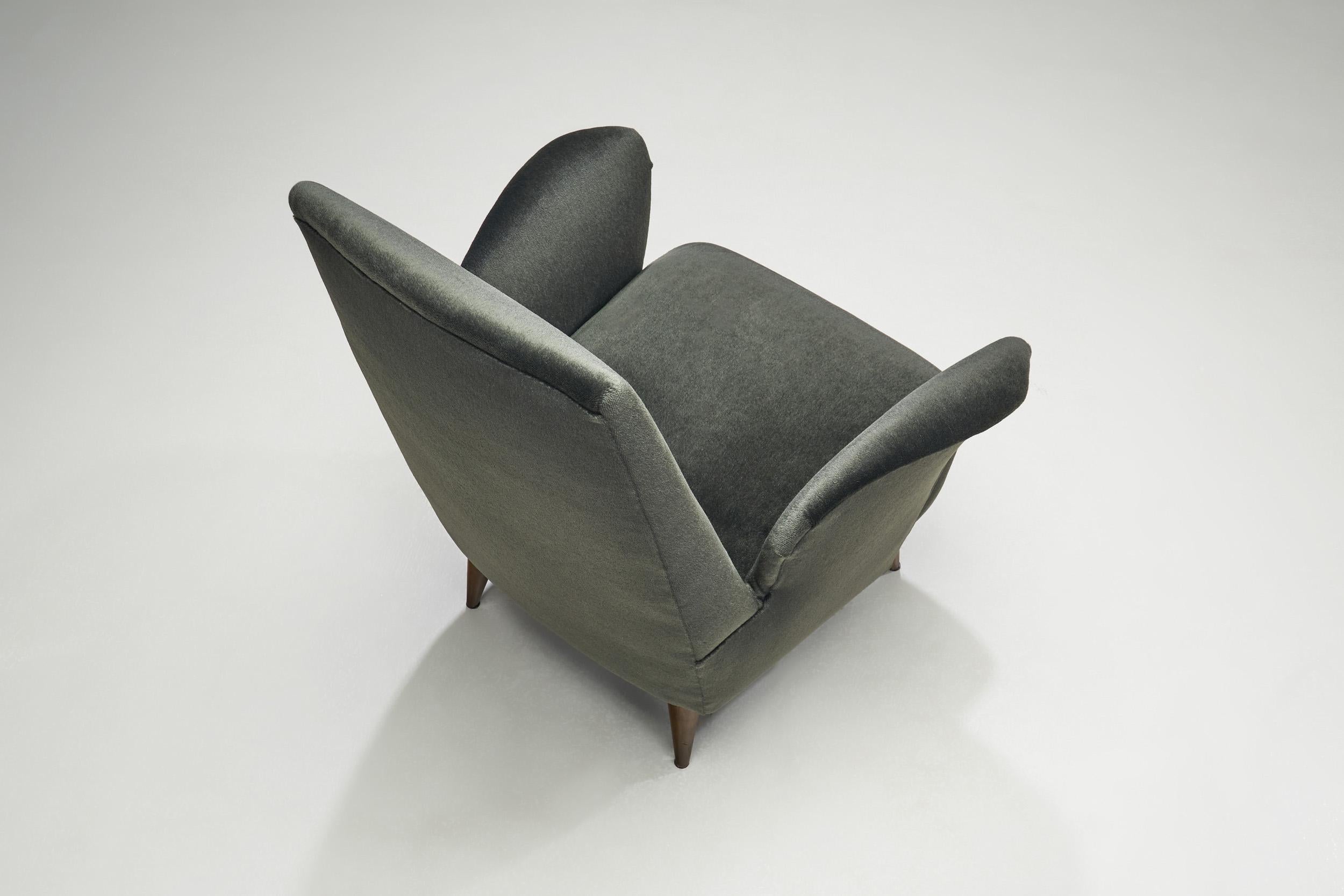 Mid-20th Century Sculptural Lounge Chairs by Nino Zoncada for Frimar, Italy 1950s For Sale