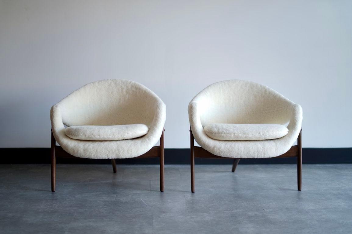 Canadian Sculptural Lounge Chairs in Shearling by Luigi Tiengo, Canada, C. 1960s For Sale