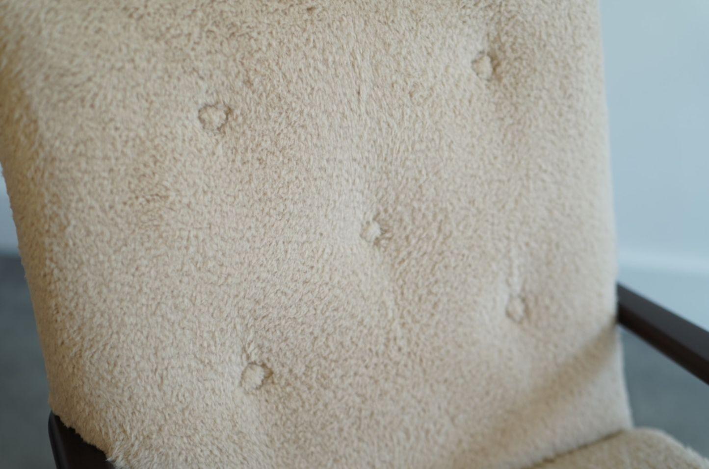 Sillones escultóricos de lana Teddy, c. 1970 en venta 1