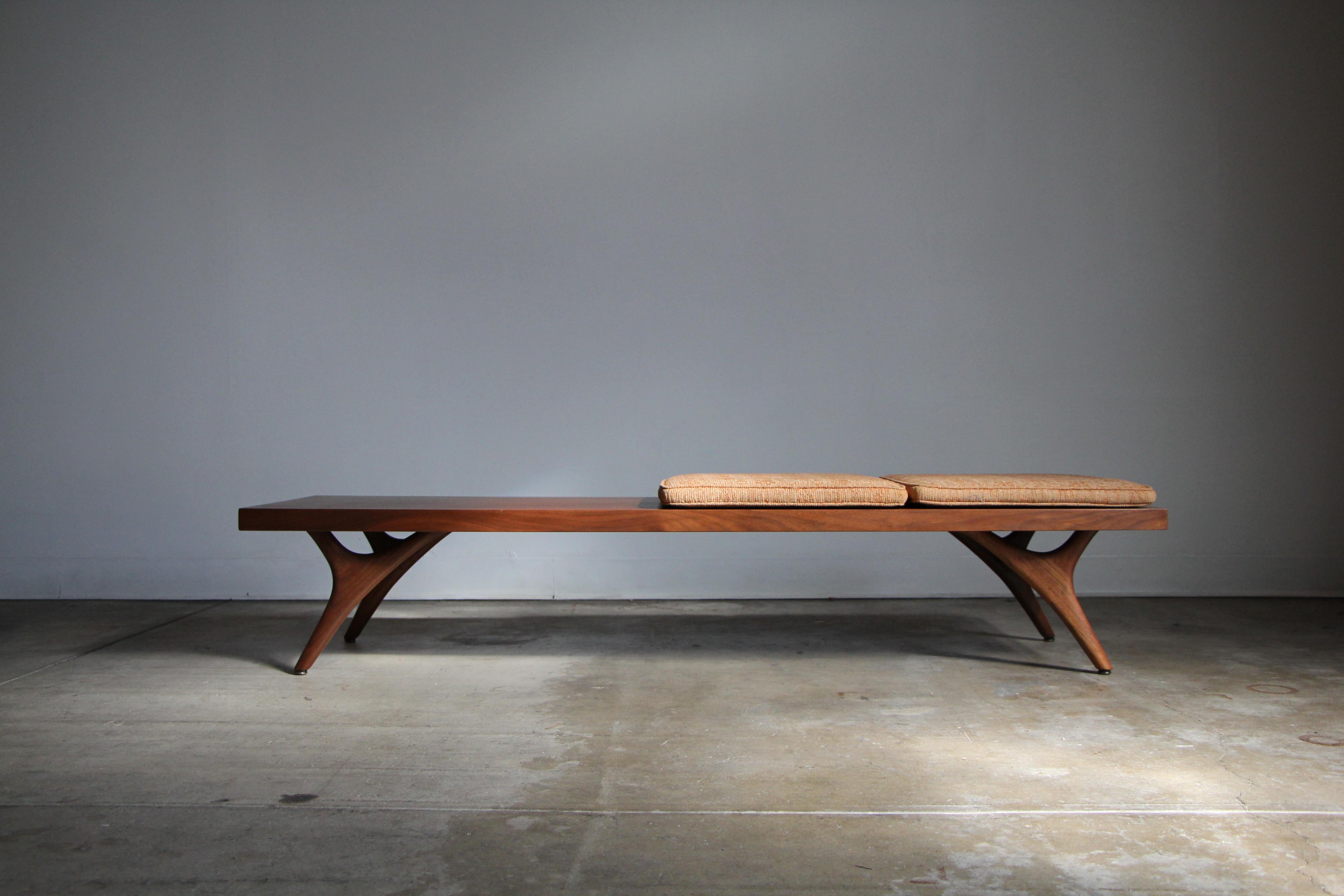 Mid-Century Modern Sculptural Low Bench Attributed to Vladimir Kagan for Grosfeld House, 1950s