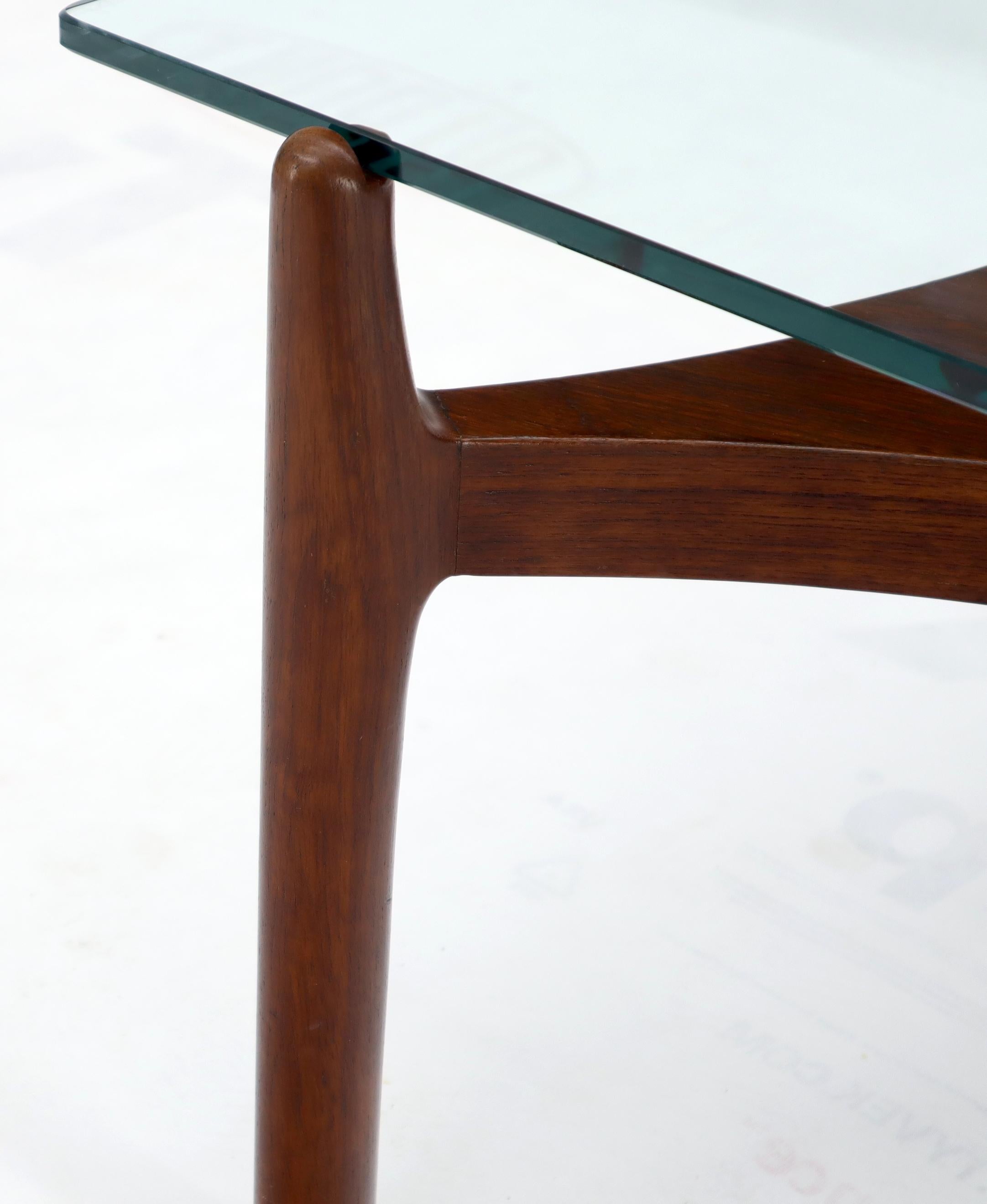 Sculptural Low Profile Teak Base Glass Top Danish Midcentury Coffee Table en vente 6