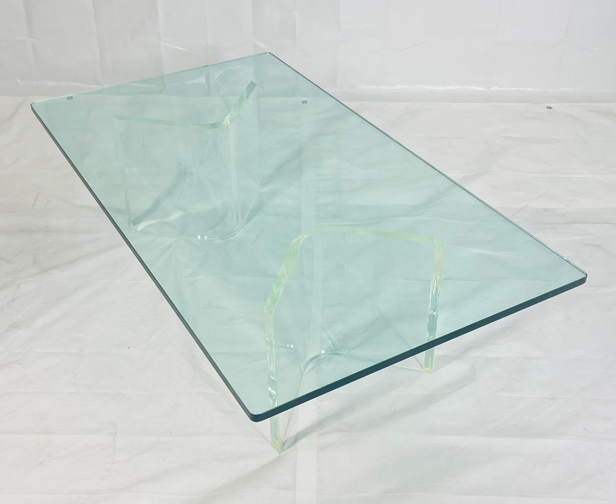 Sculptural Lucite Coffee Table with Thick Glass Top, 1980s USA en vente 4