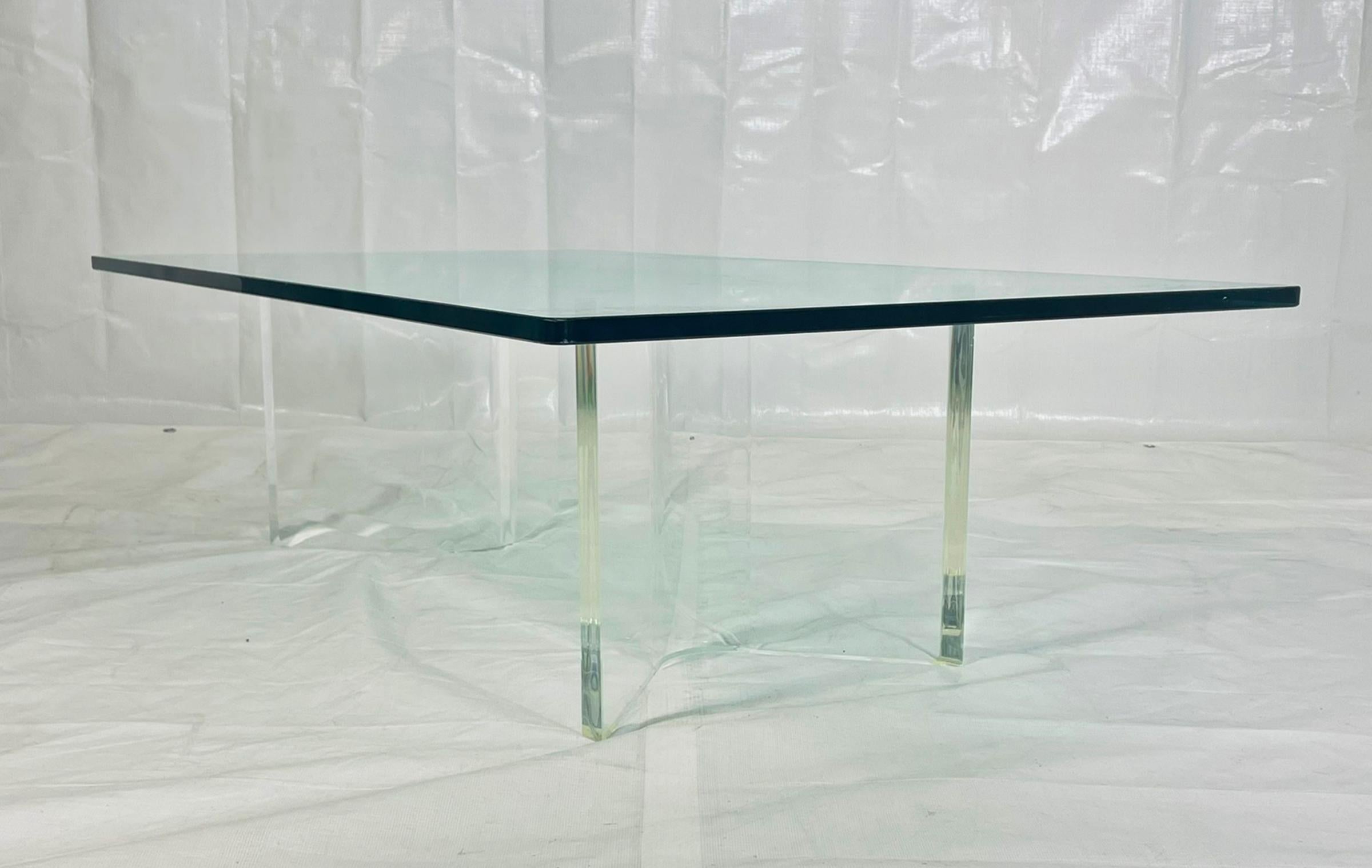 Sculptural Lucite Coffee Table with Thick Glass Top, 1980s USA en vente 5