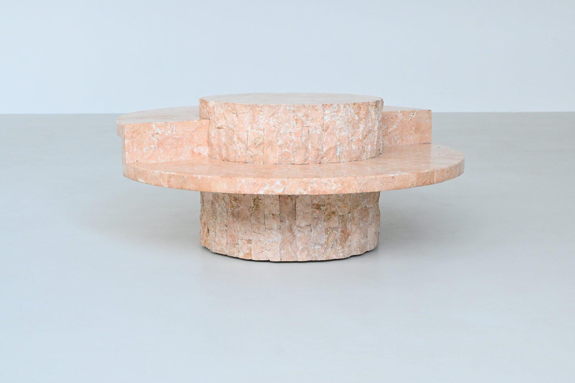 Table basse ronde sculpturale en pierre de Mactan blanc crème Belgique 1970 en vente 5