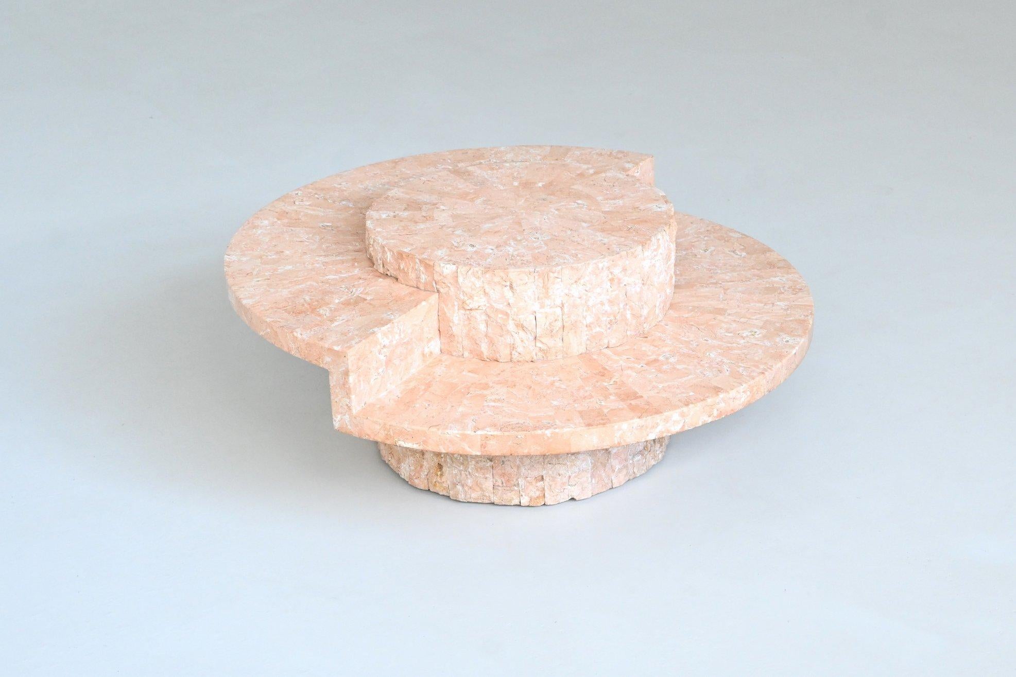 Table basse ronde sculpturale en pierre de Mactan blanc crème Belgique 1970 en vente 6