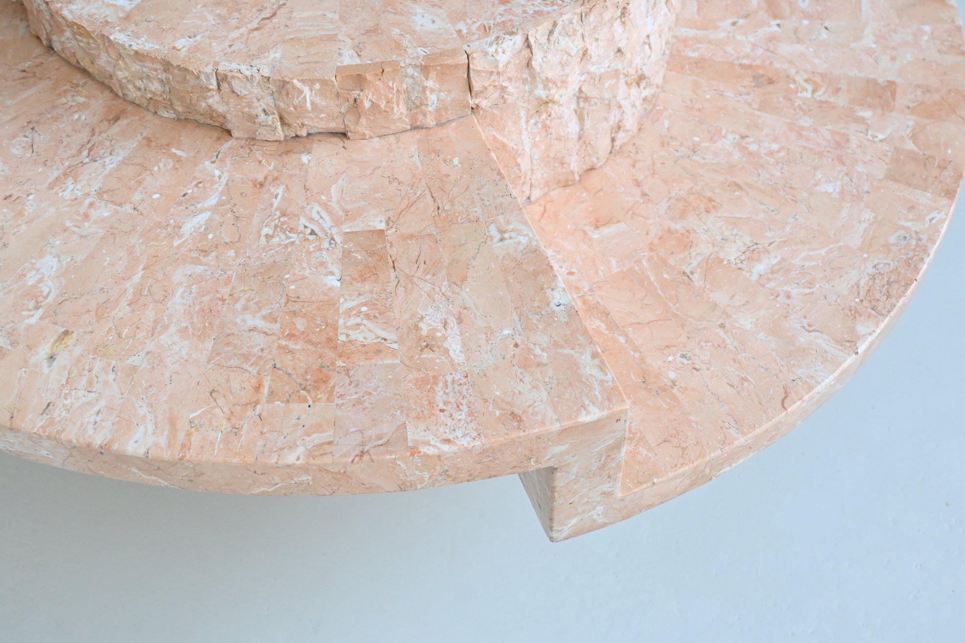 Table basse ronde sculpturale en pierre de Mactan blanc crème Belgique 1970 en vente 8