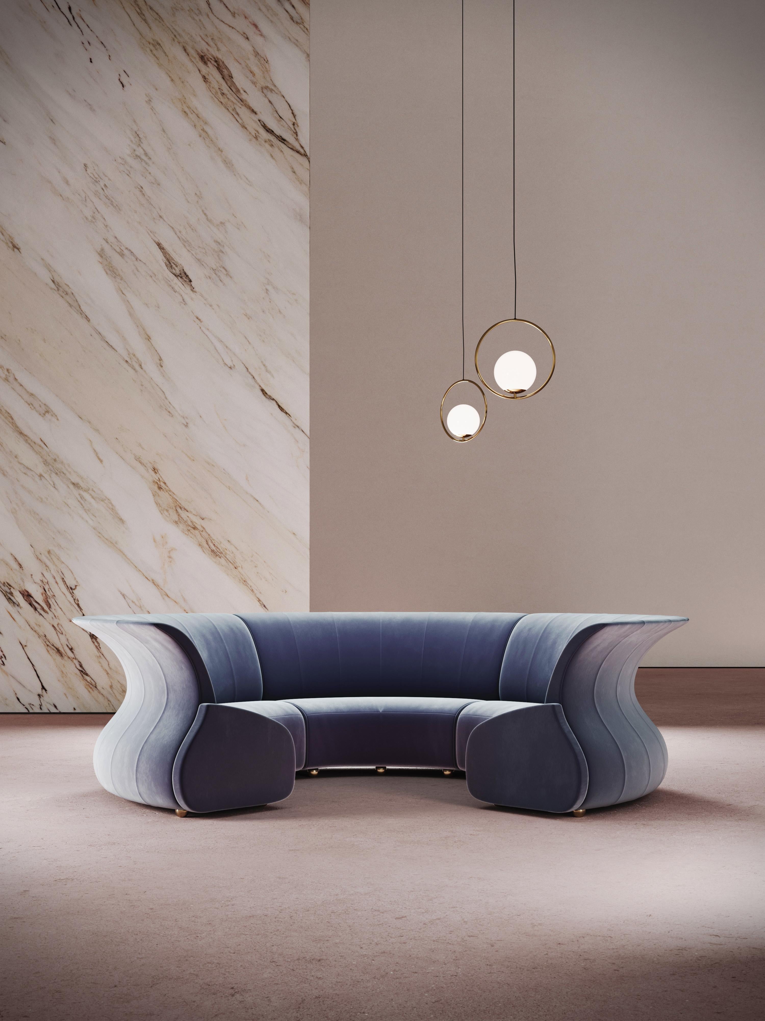 Skulpturales, auf Bestellung gefertigtes, modernistisches Eclipse-Sofa (Messing) im Angebot