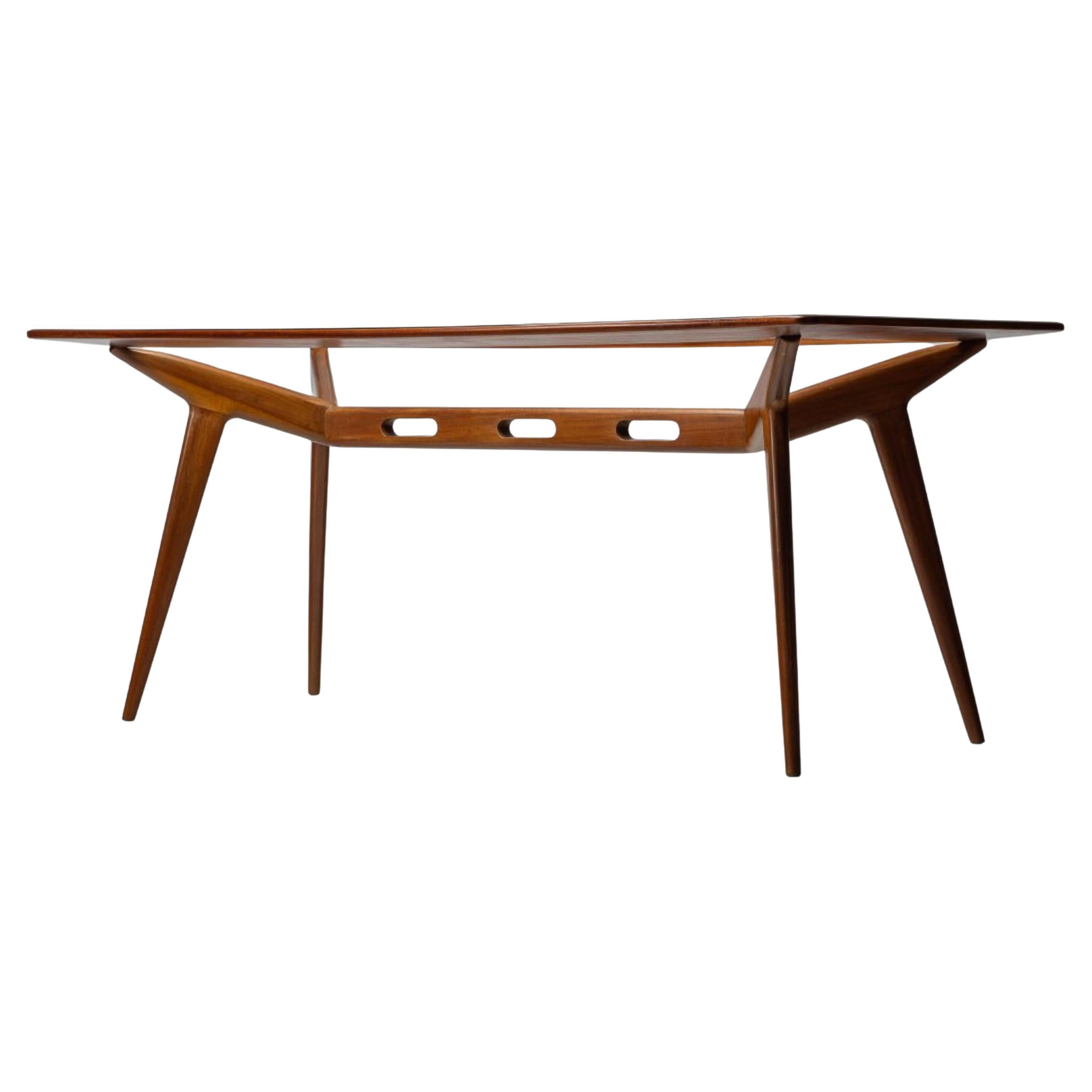 Sculptural Mahogany dining table Italy 1950s For Sale
